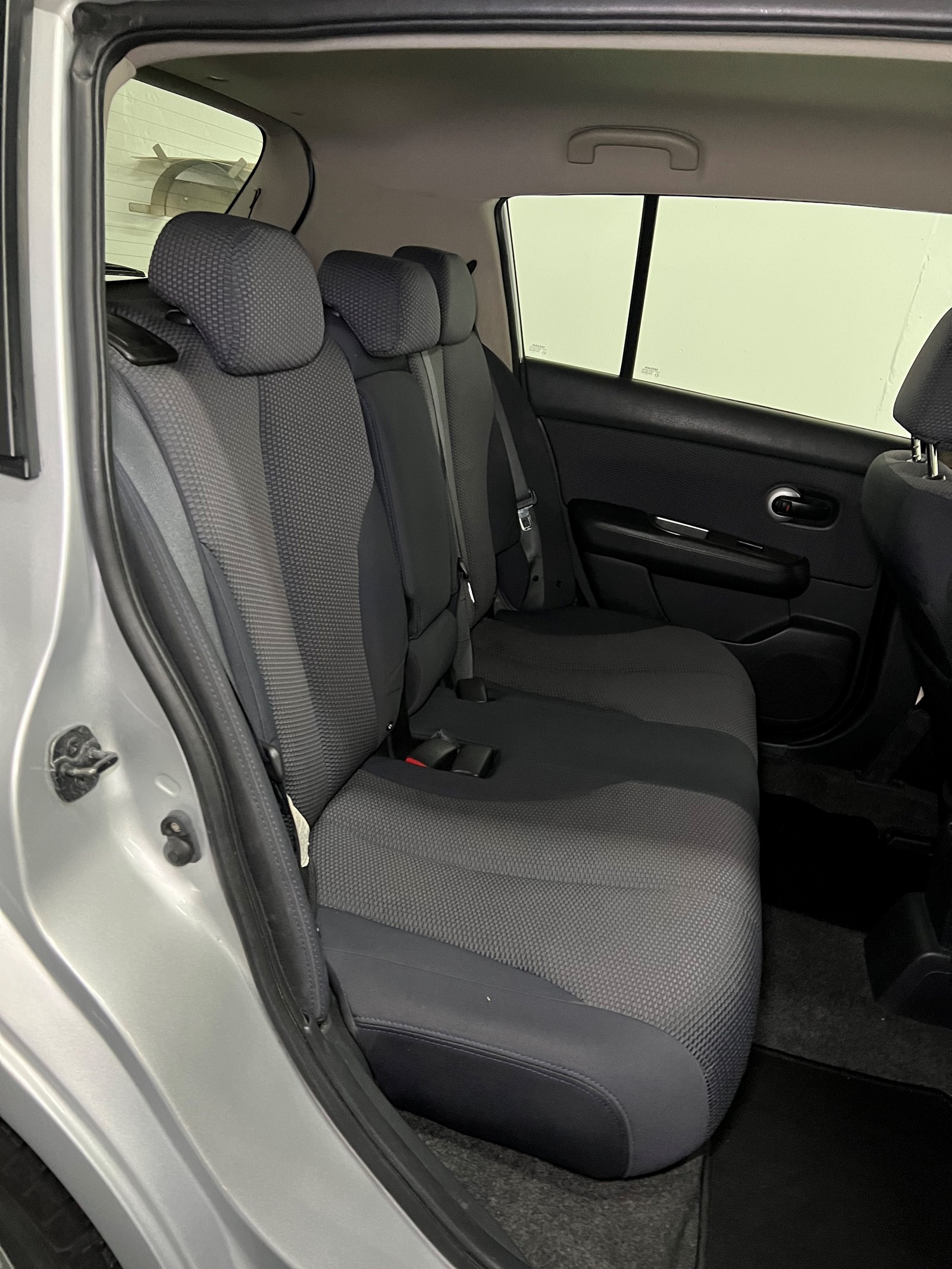 NISSAN Tiida 1.8 acenta-image-18