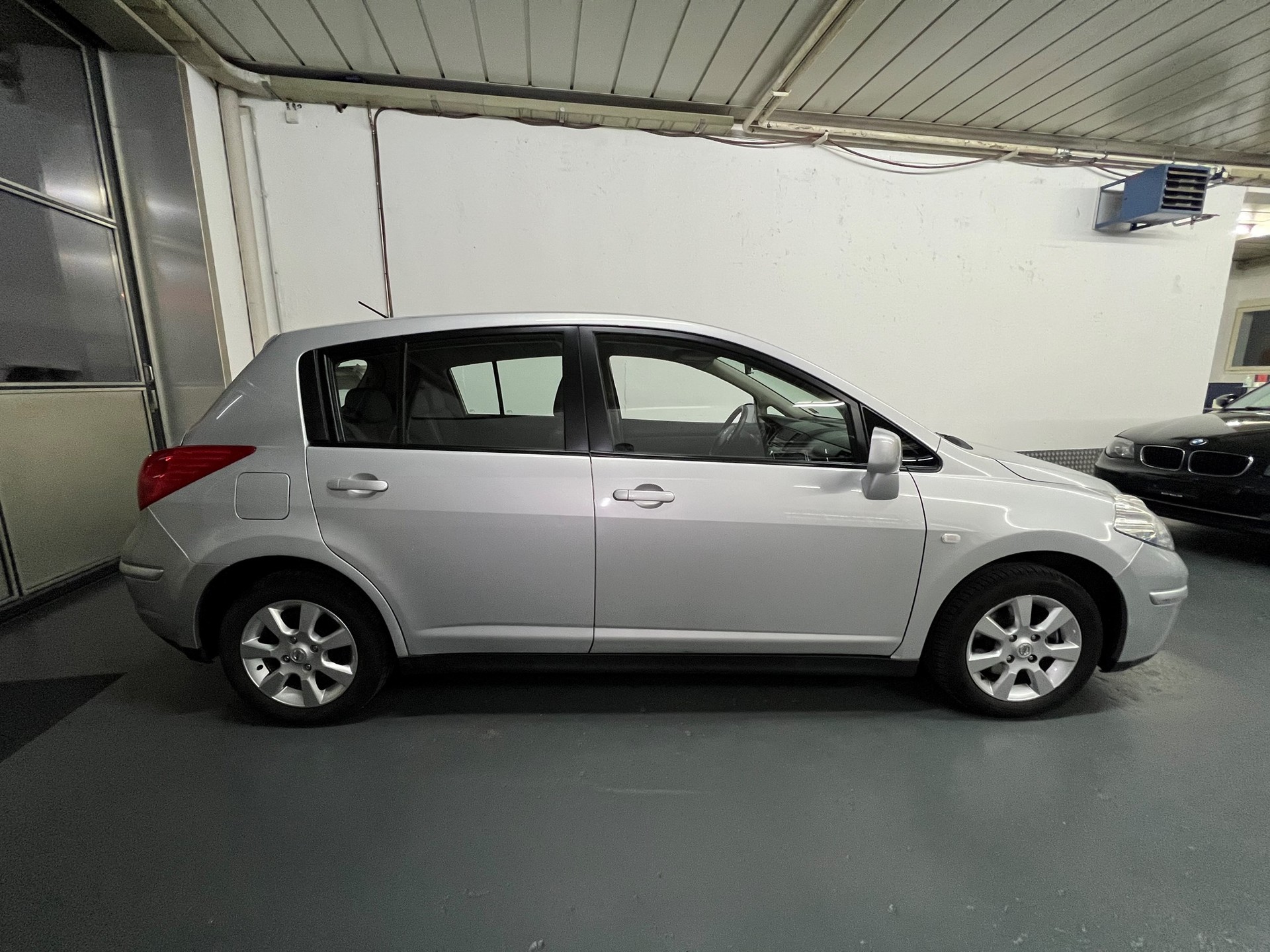 NISSAN Tiida 1.8 acenta-image-6