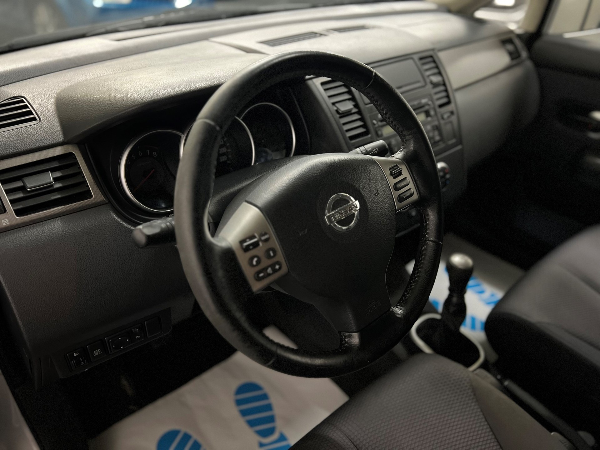 NISSAN Tiida 1.8 acenta-image-9