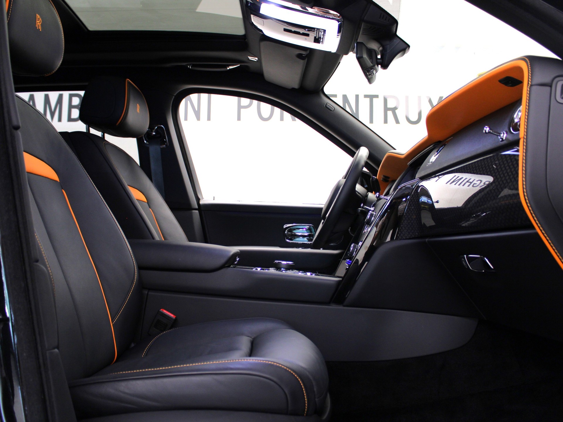 ROLLS-ROYCE Cullinan 6.7 V12 Black Badge-image-6