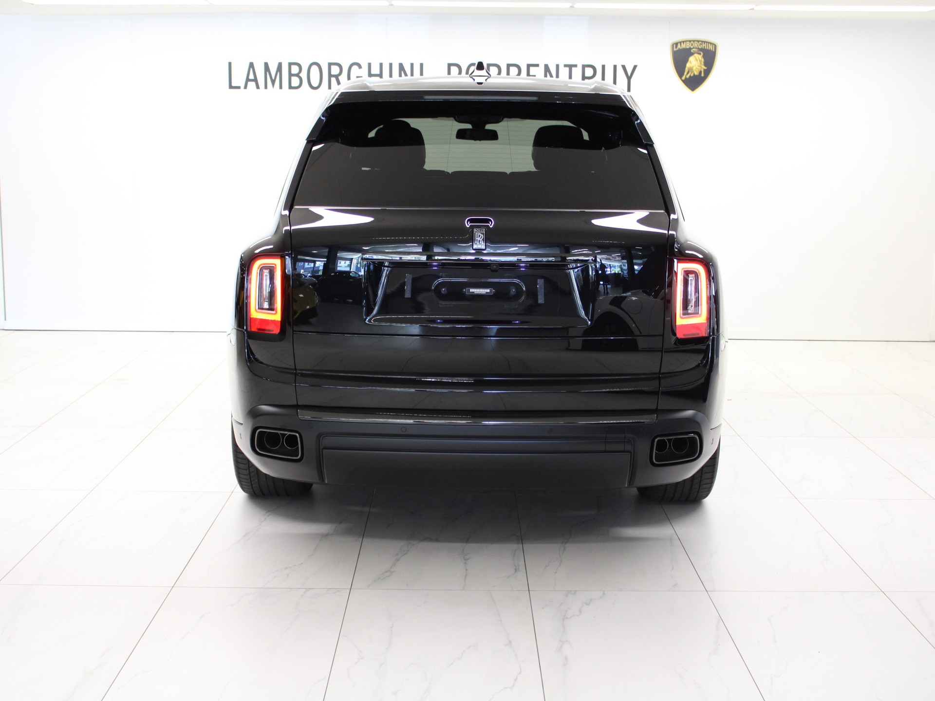 ROLLS-ROYCE Cullinan 6.7 V12 Black Badge-image-3