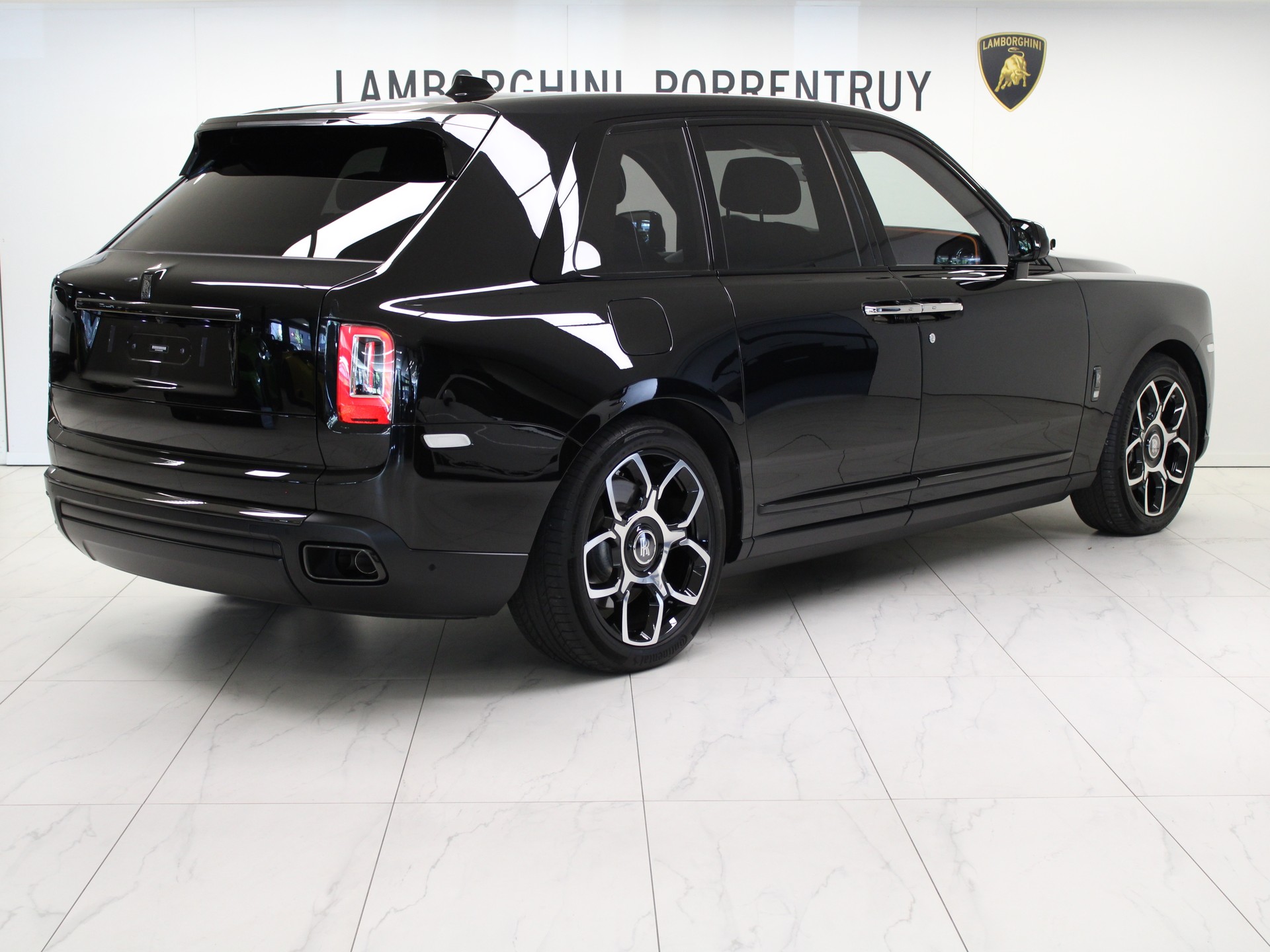 ROLLS-ROYCE Cullinan 6.7 V12 Black Badge-image-2