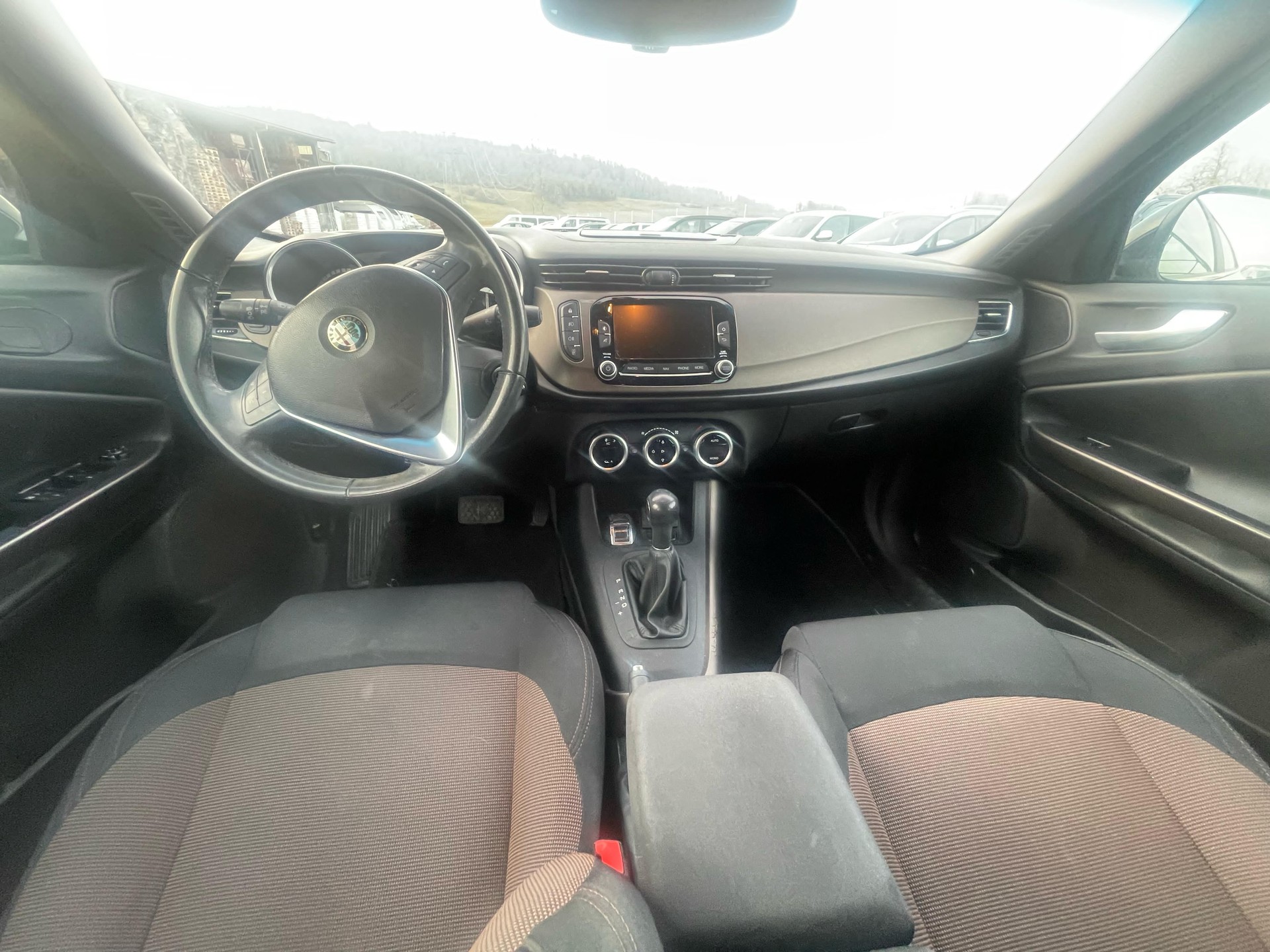 ALFA ROMEO Giulietta 2.0 JTDM Distinctive TCT-image-8