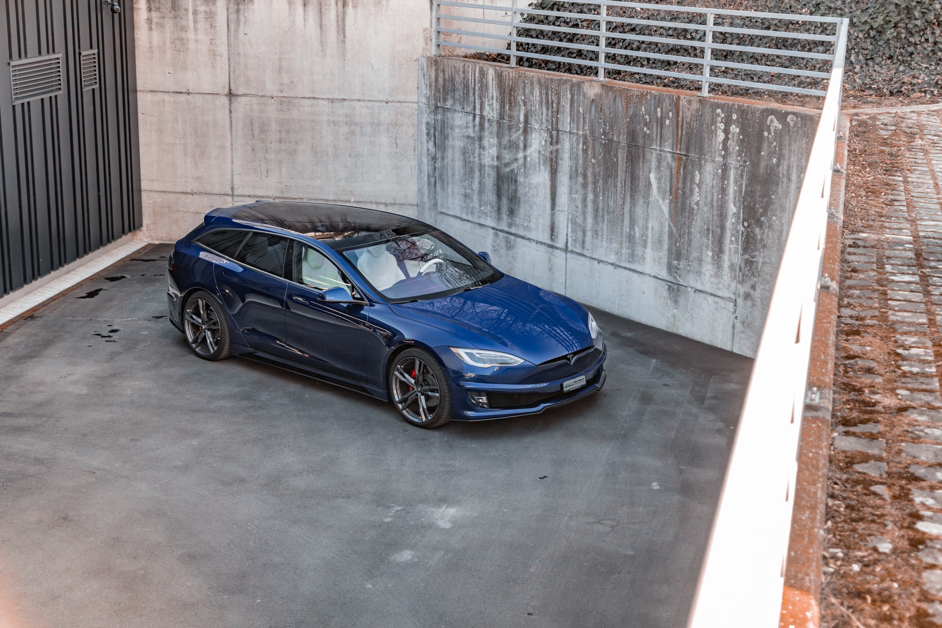 TESLA Model S 100 D Perf. Shootingbrake-image-6