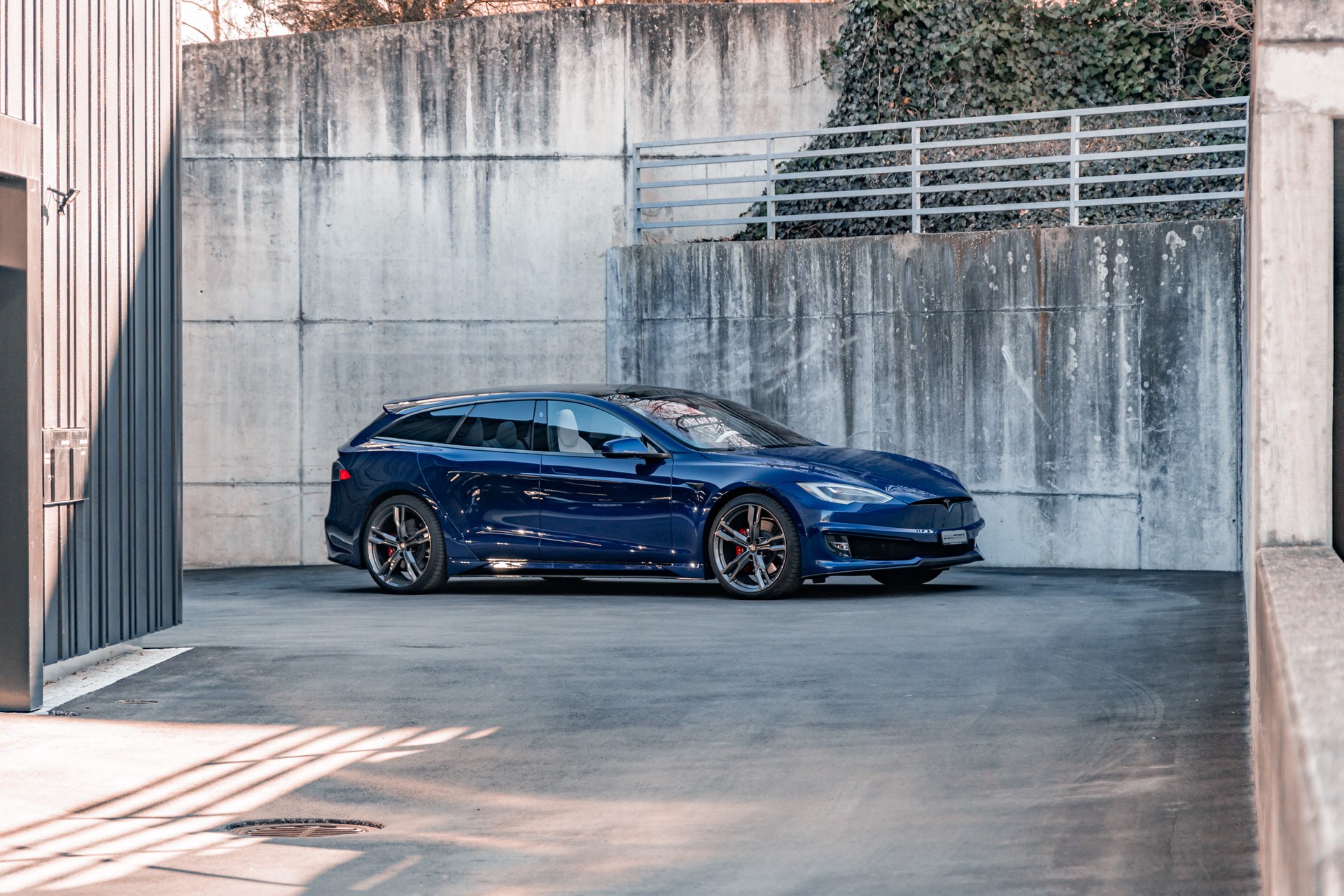TESLA Model S 100 D Perf. Shootingbrake-image-8