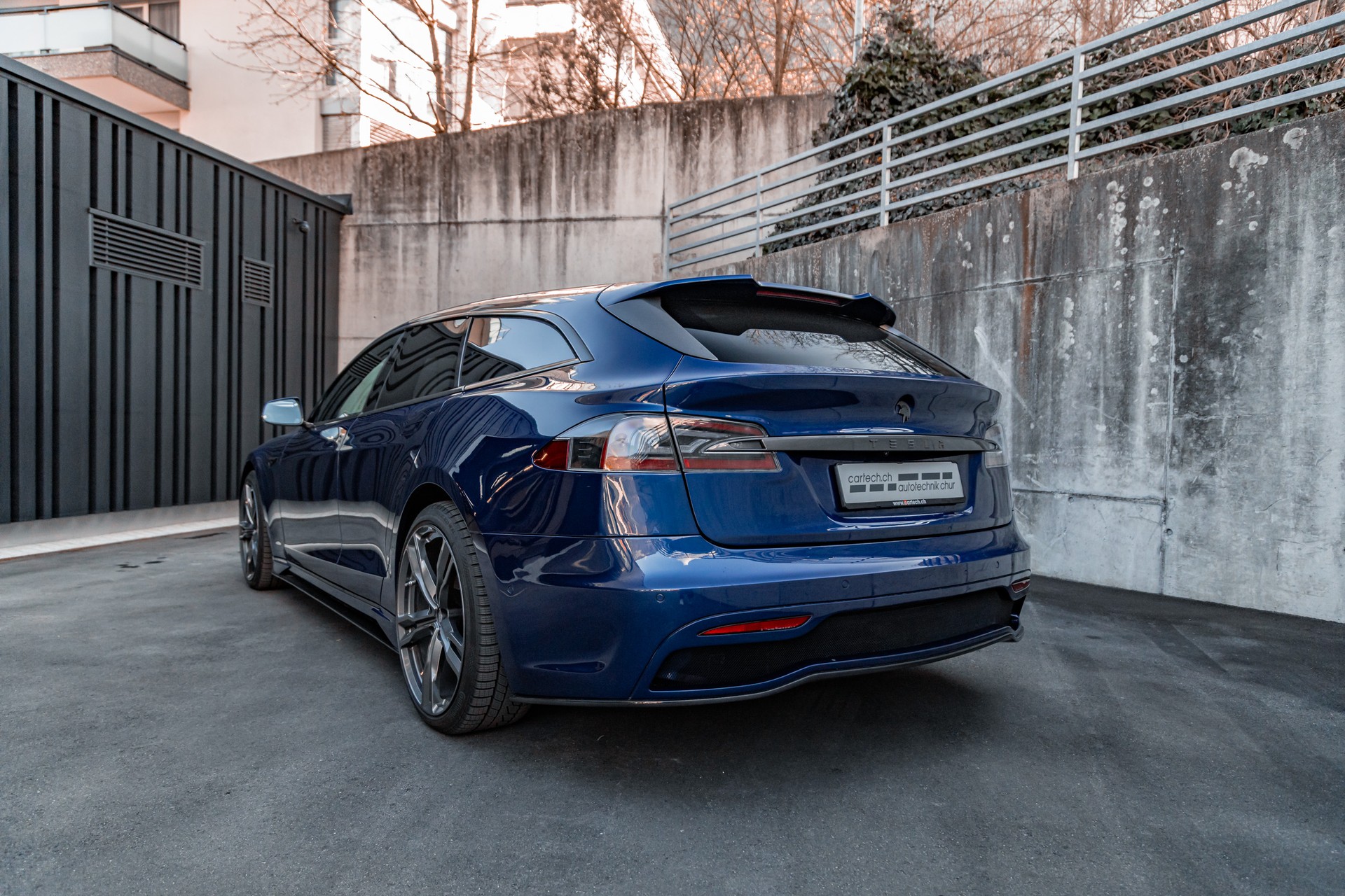TESLA Model S 100 D Perf. Shootingbrake-image-23