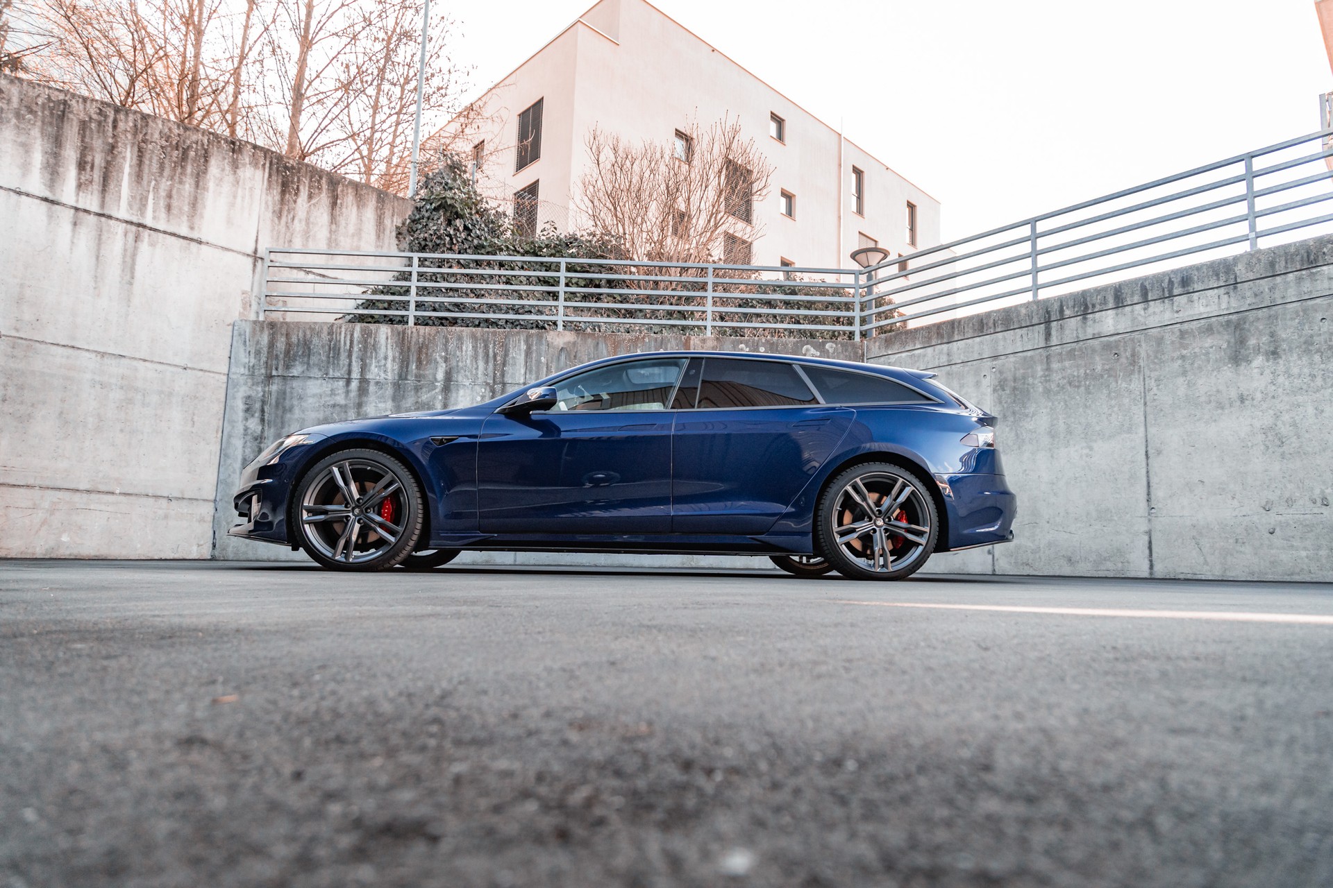 TESLA Model S 100 D Perf. Shootingbrake-image-24