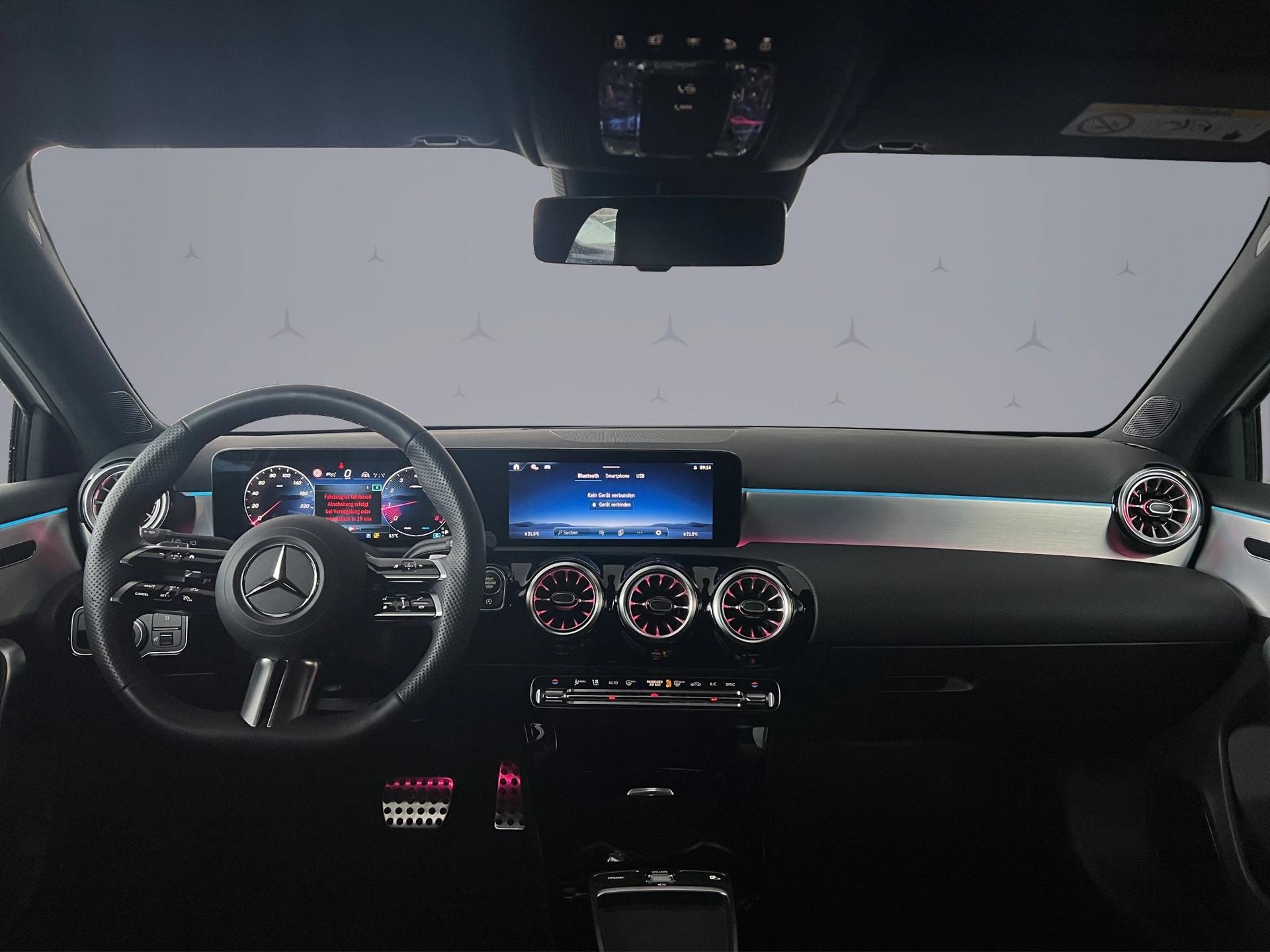 MERCEDES-BENZ A 250 AMG Line 4m-image-8