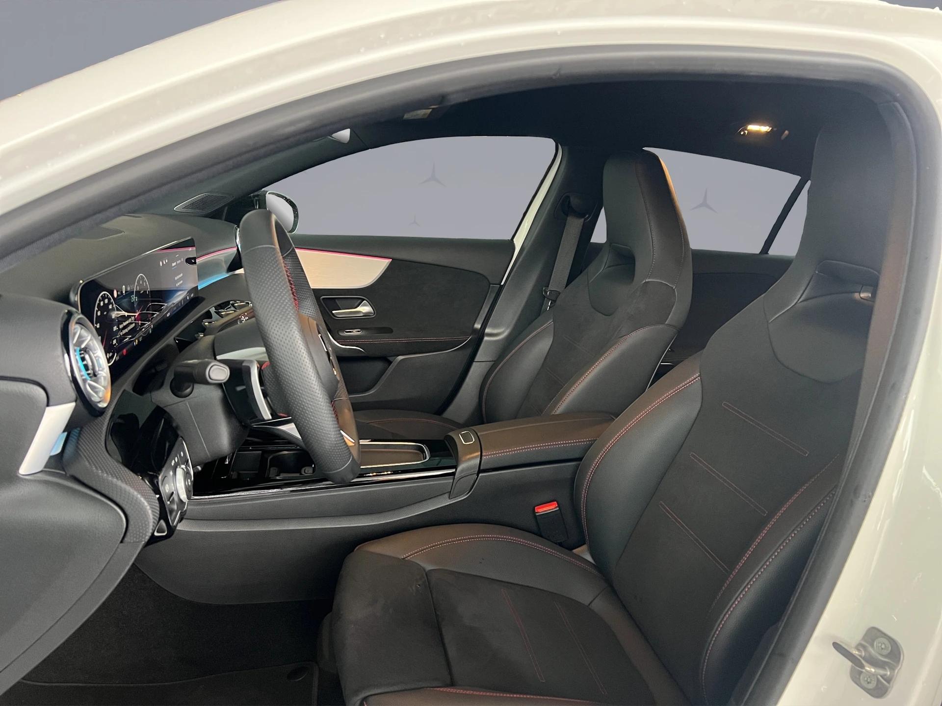 MERCEDES-BENZ A 250 AMG Line 4m-image-9