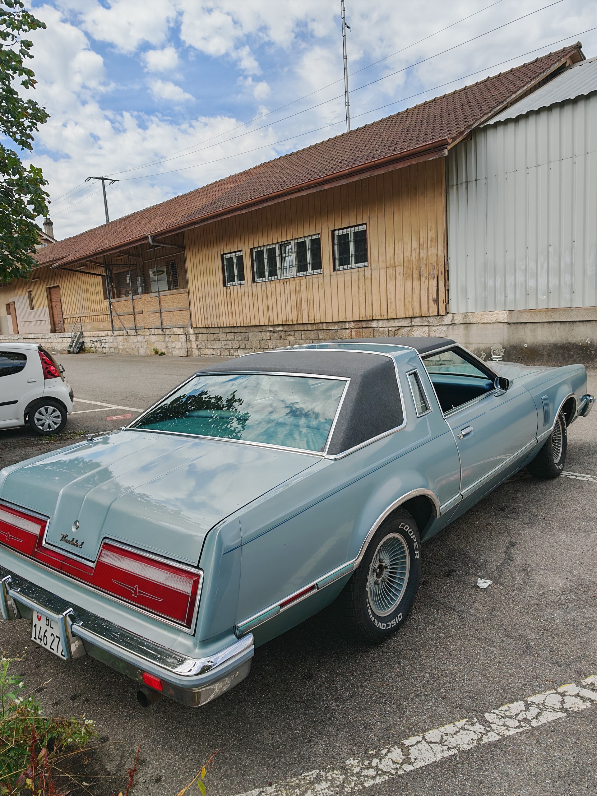 FORD Thunderbird-image-2