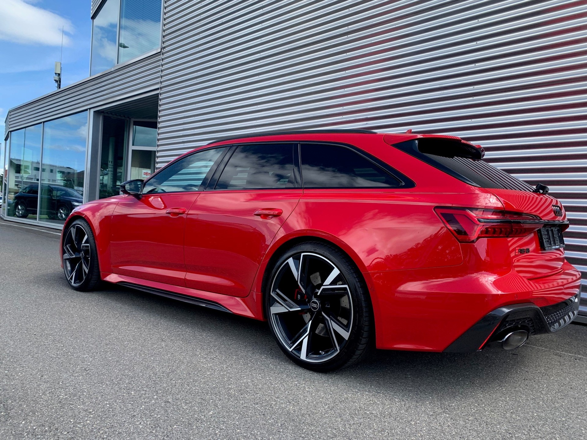 AUDI RS6 Avant 4.0 TFSI V8 quattro-showroom-element-3