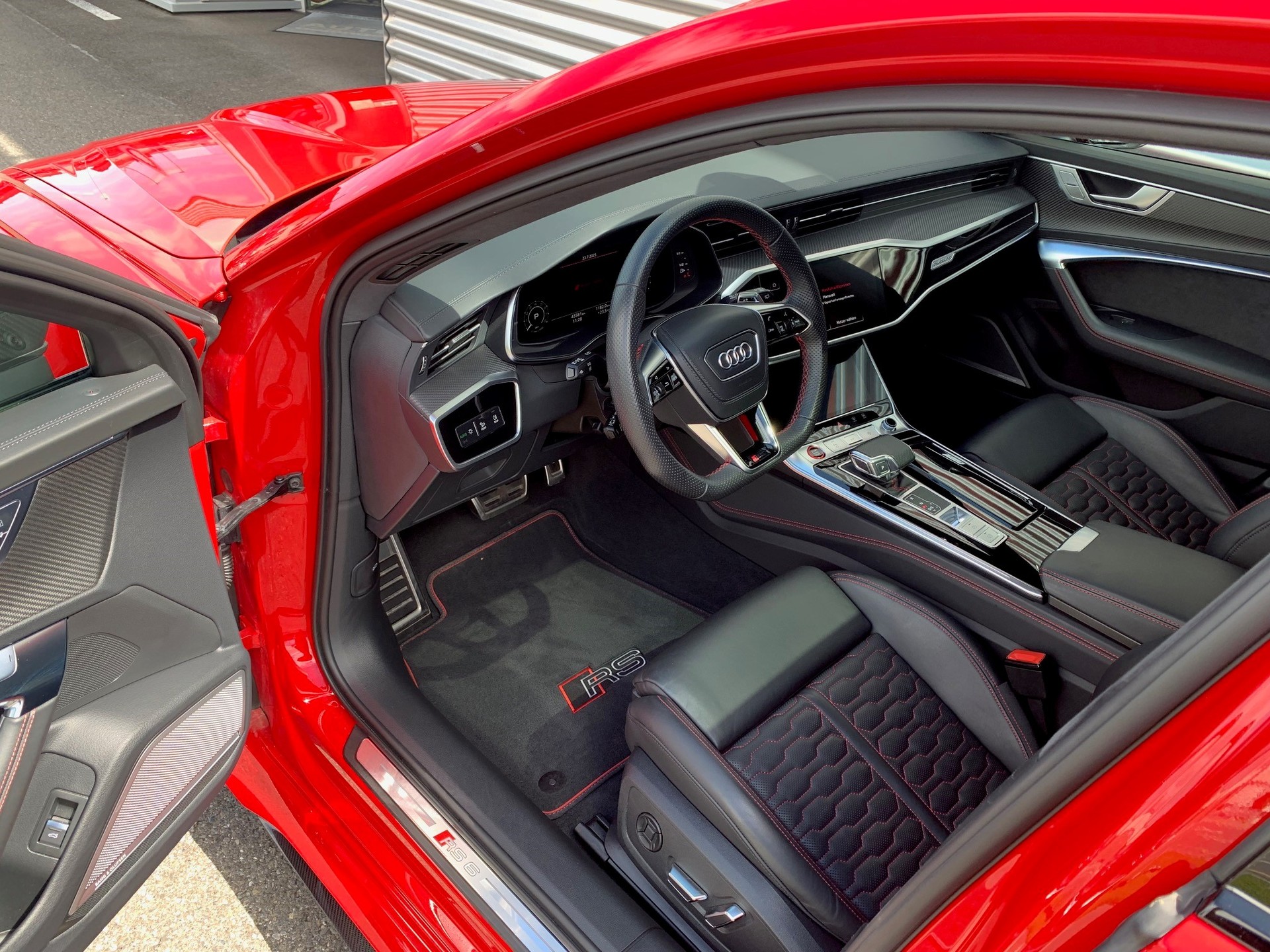 AUDI RS6 Avant 4.0 TFSI V8 quattro-image-6