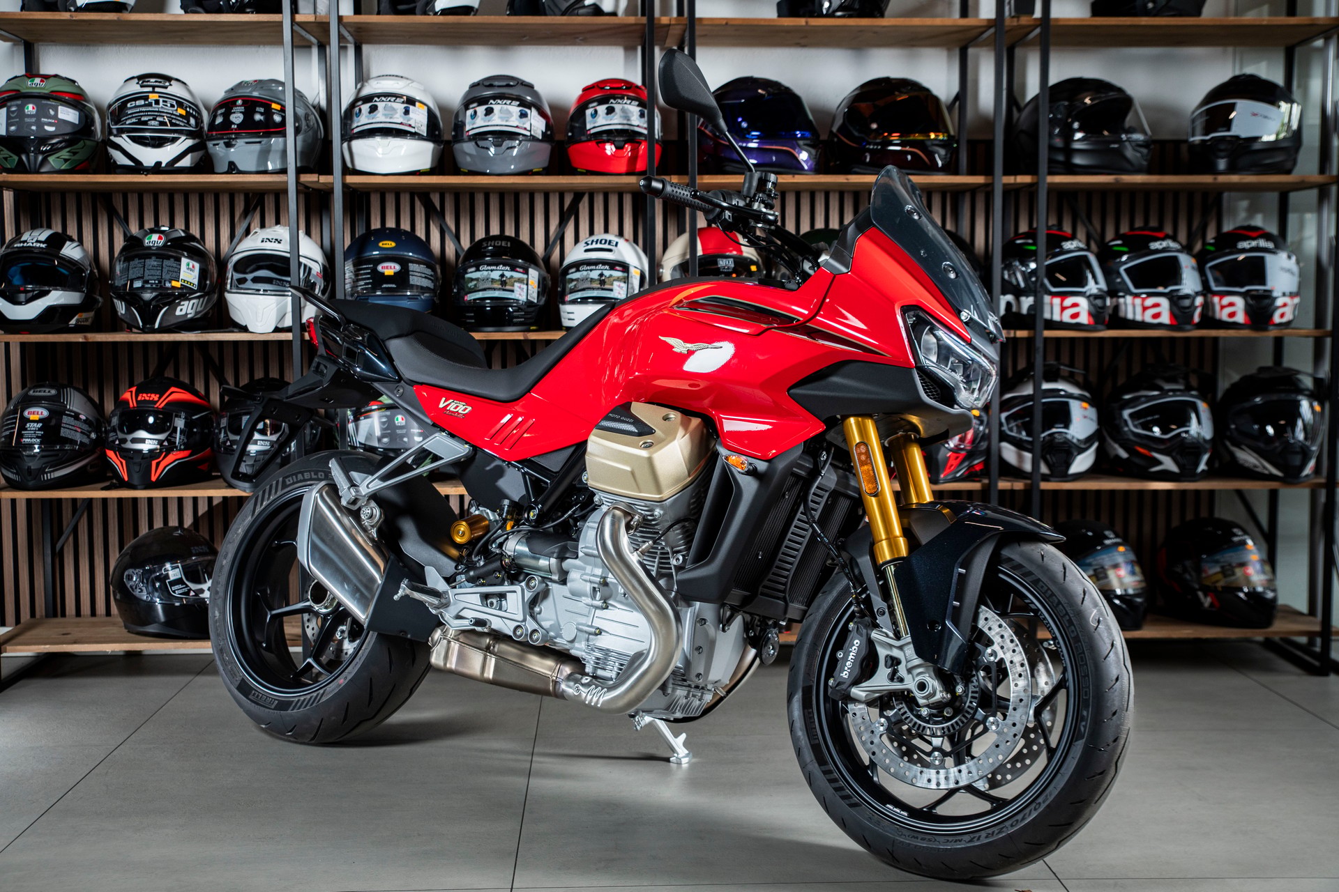 MOTO GUZZI V100-image-1