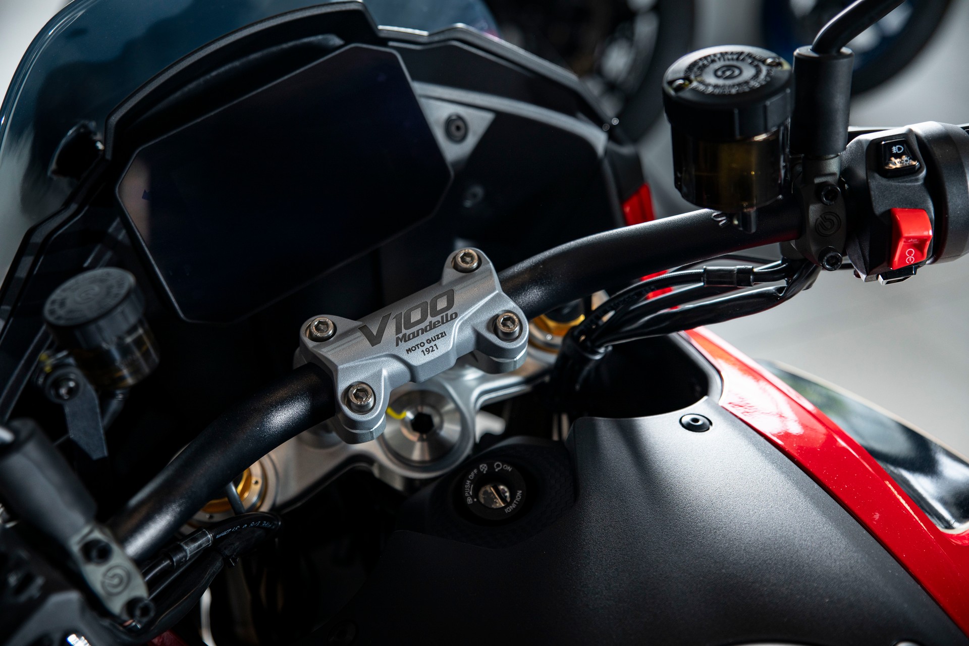 MOTO GUZZI V100-image-10