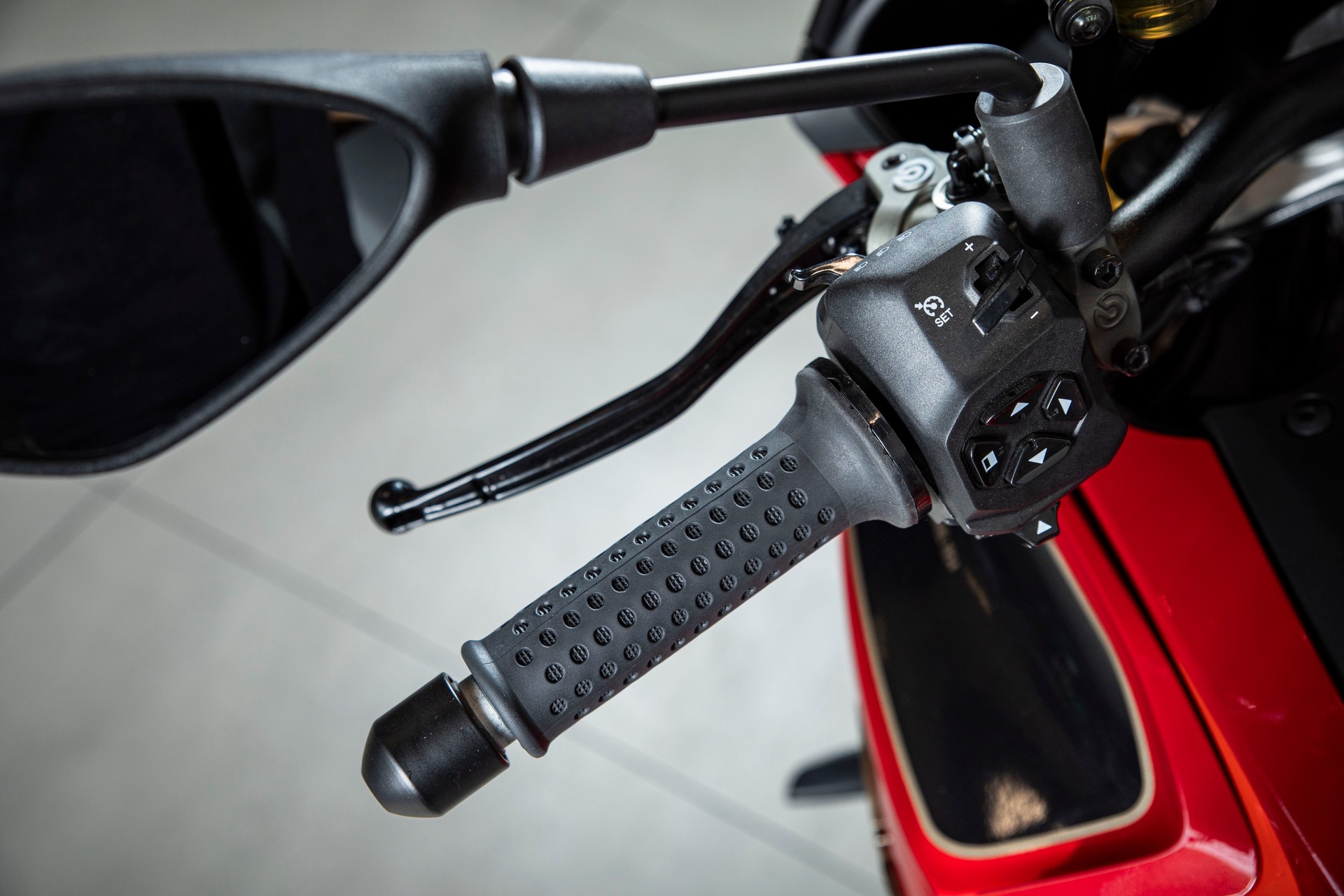 MOTO GUZZI V100-image-4