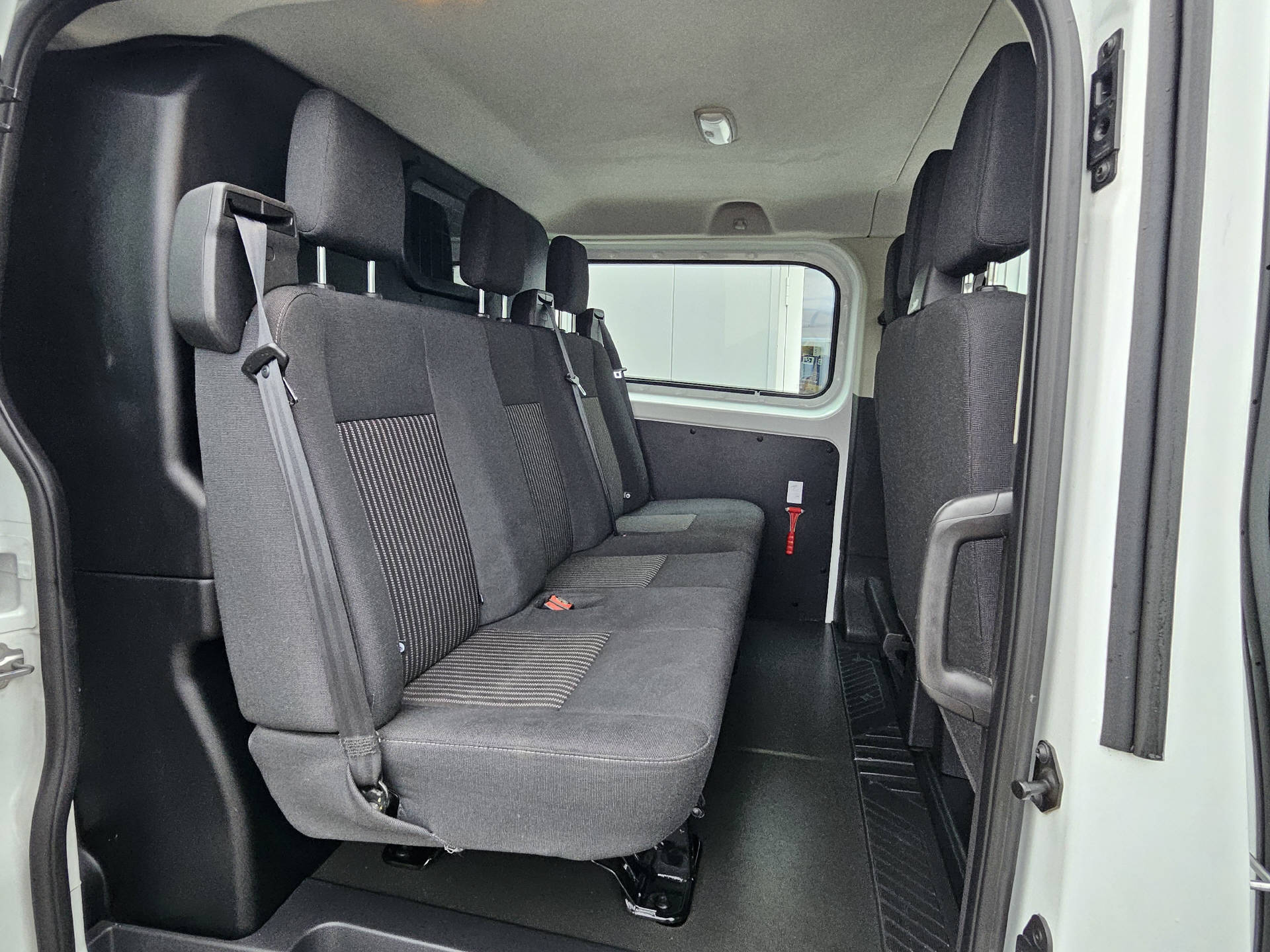 FORD Transit Custom Van 290 L2 2.0 TDCi 130 Trend * 6-Plätzer * Klima * Frisch ab MFK * AHK * Navi *-image-13