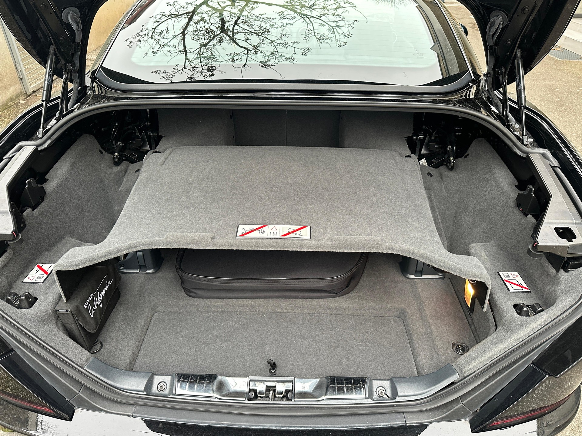 FERRARI California 4.3 V8-image-8