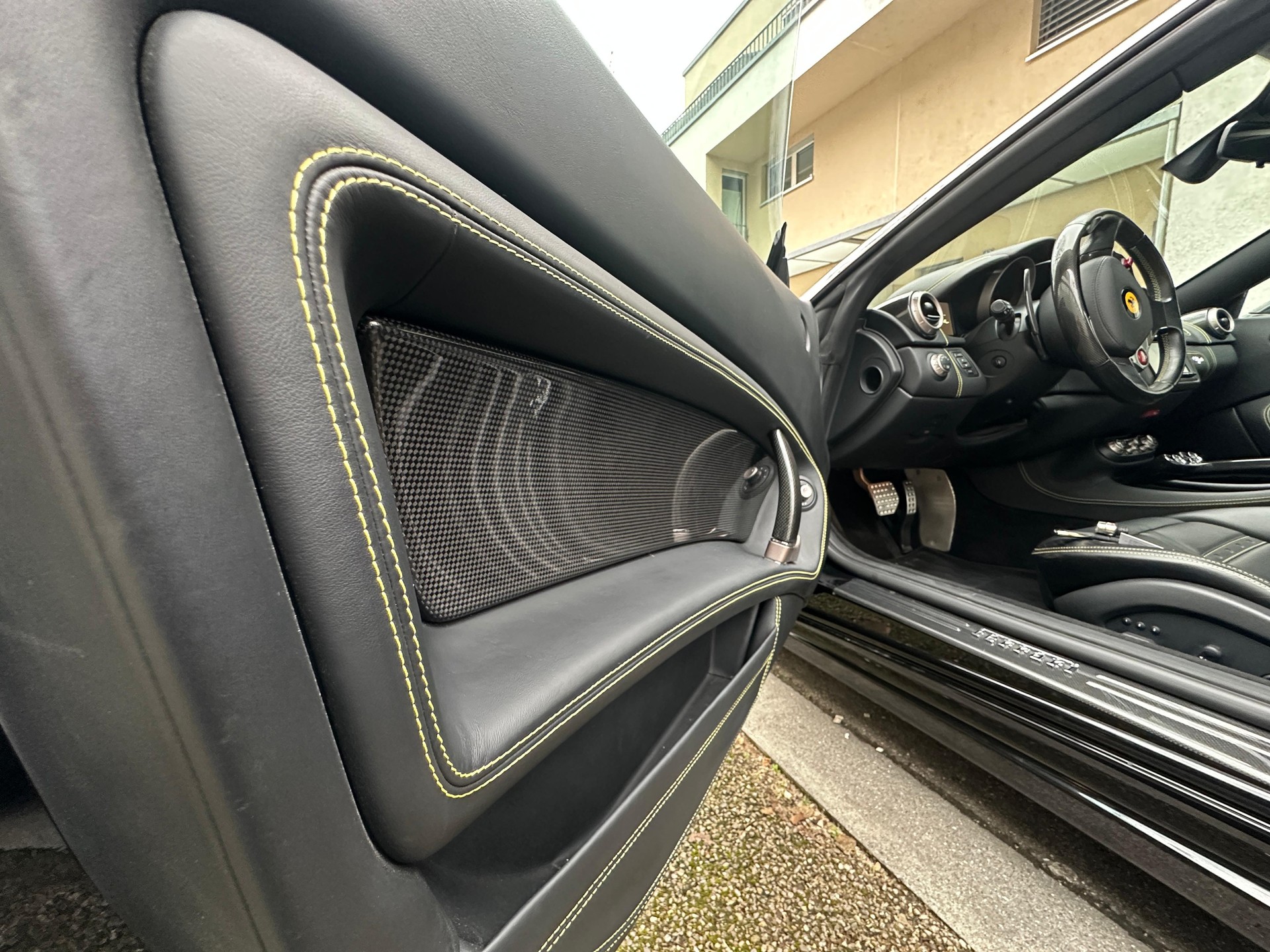 FERRARI California 4.3 V8-image-12