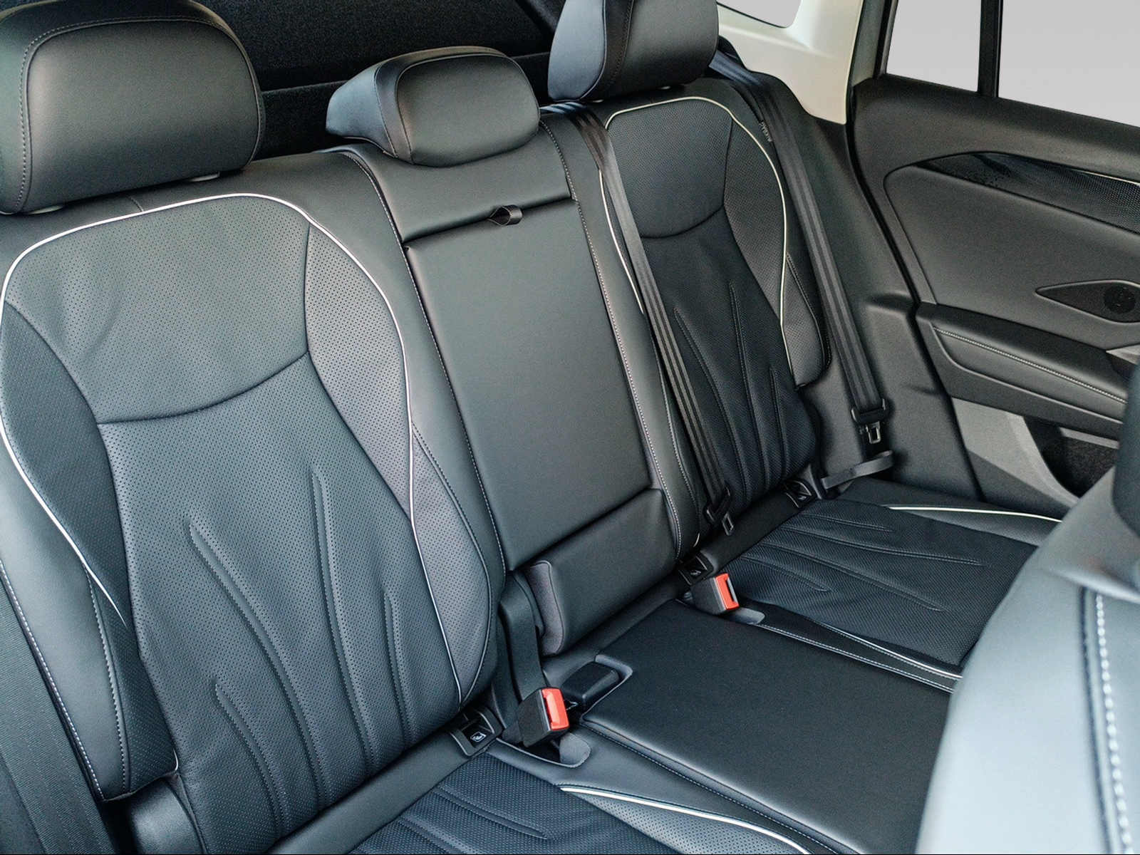 VW Tiguan LIFE 204PS / Vollhybrid / elektrische Reichweite bis 147Km (Stadt)-image-9