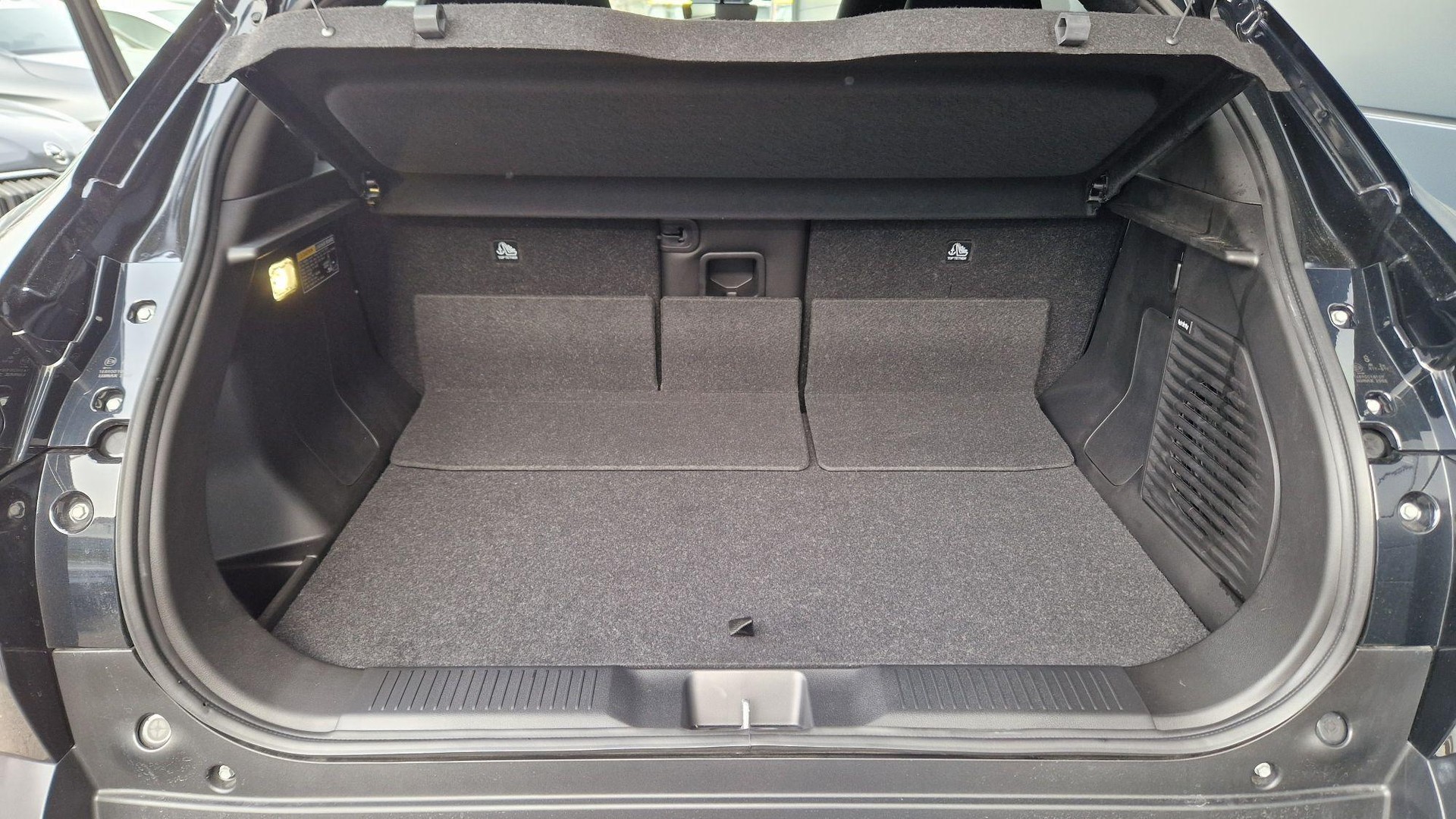 SUZUKI e Vitara Compact Top 4x4-image-5