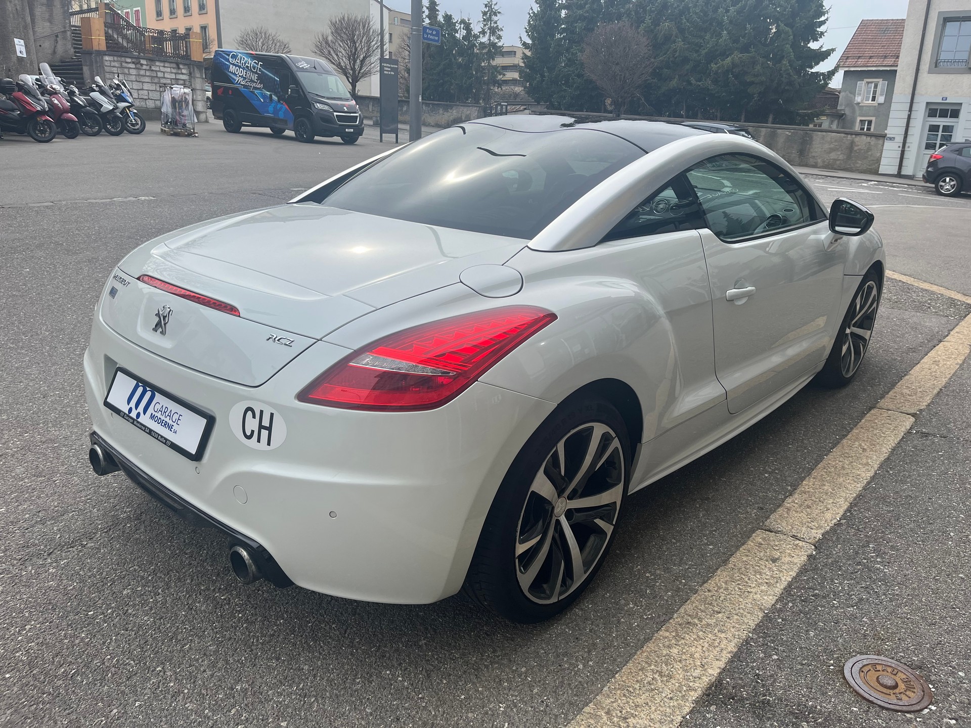 PEUGEOT RCZ 1.6 200 Turbo GT Line 6 vi-image-4