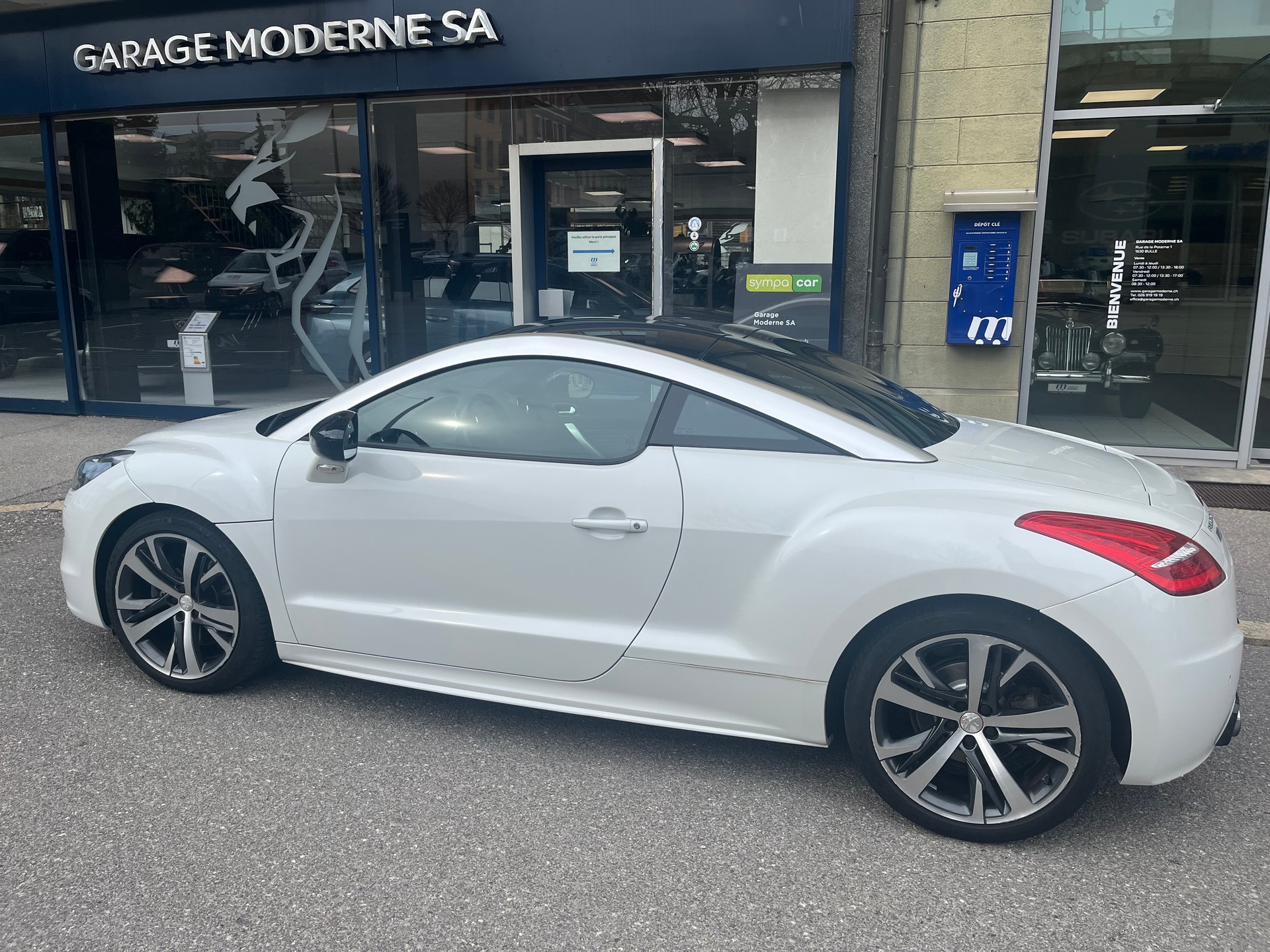PEUGEOT RCZ 1.6 200 Turbo GT Line 6 vi-showroom-element-1
