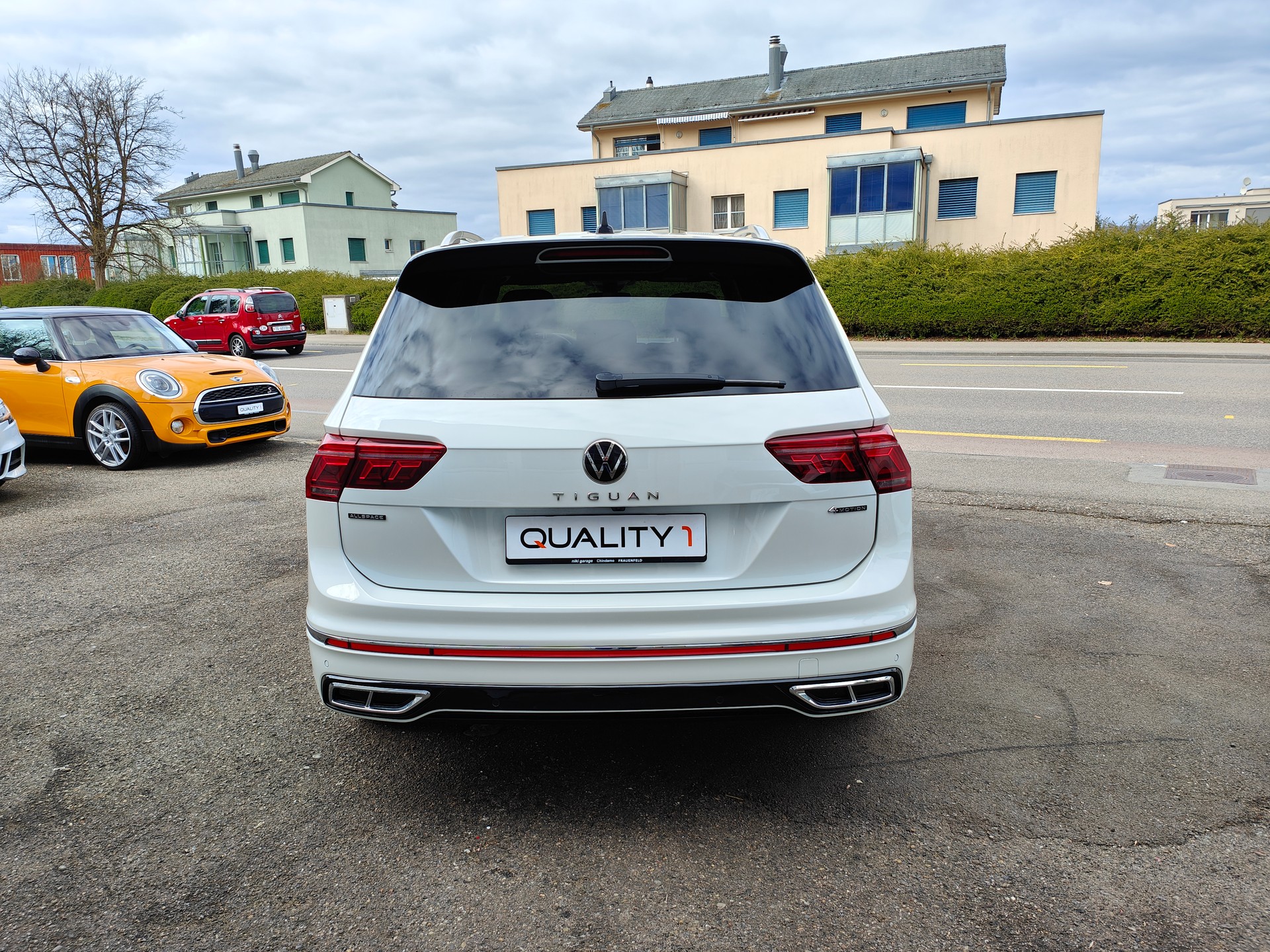 VW Tiguan Allspace 2.0 TDI SCR R-Line 4Motion DSG-image-5