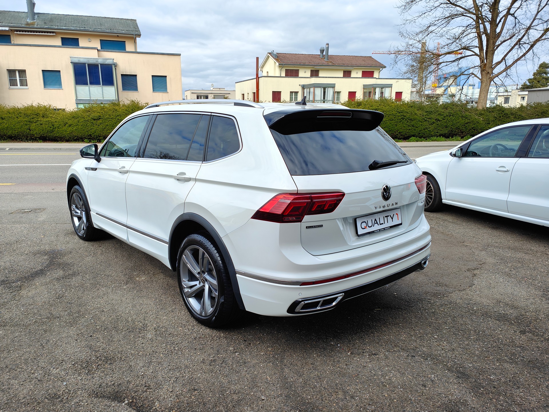 VW Tiguan Allspace 2.0 TDI SCR R-Line 4Motion DSG-image-4