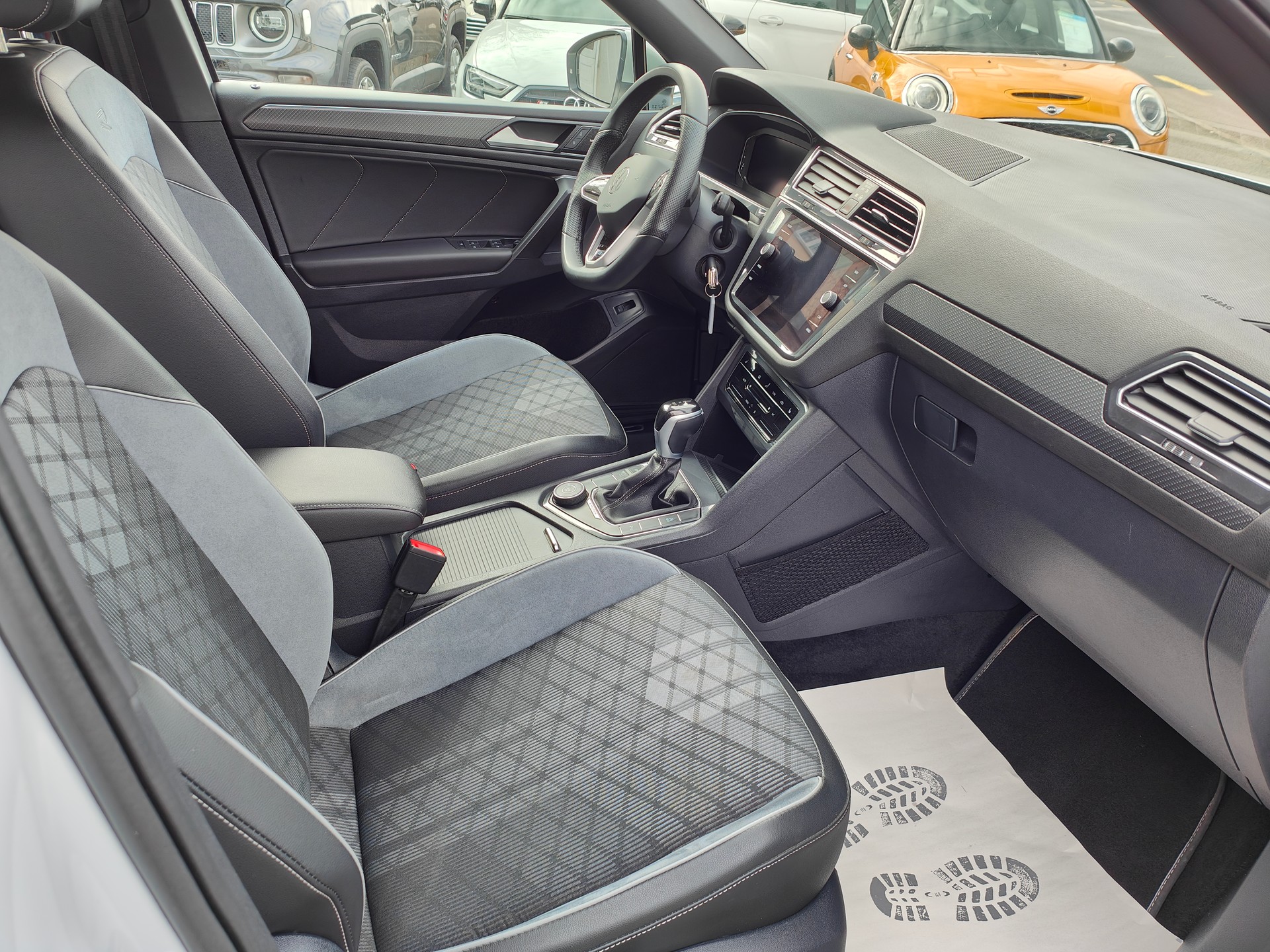 VW Tiguan Allspace 2.0 TDI SCR R-Line 4Motion DSG-image-10