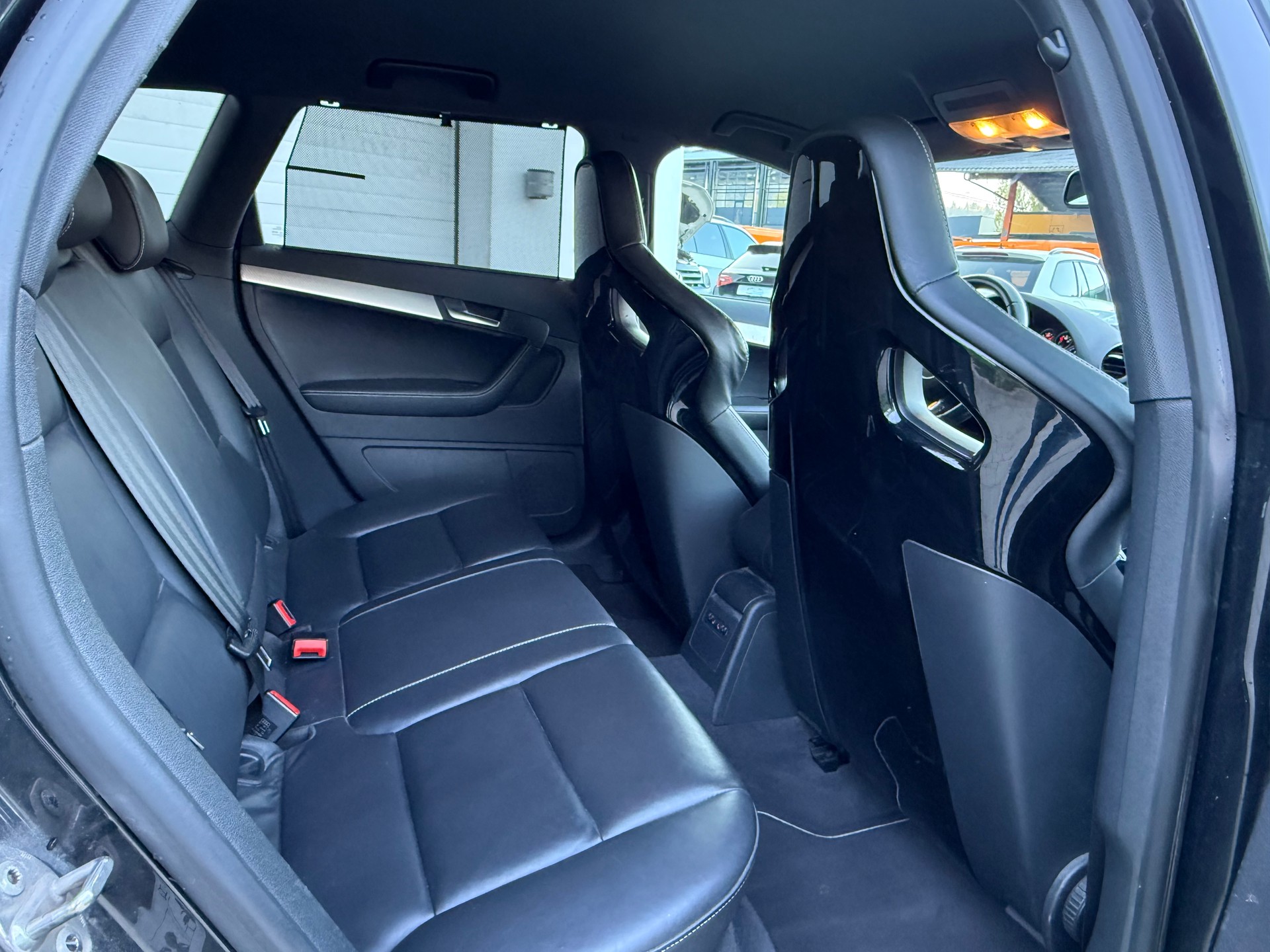 AUDI RS3 2.5 TFSI Quattro S-tronic-image-9