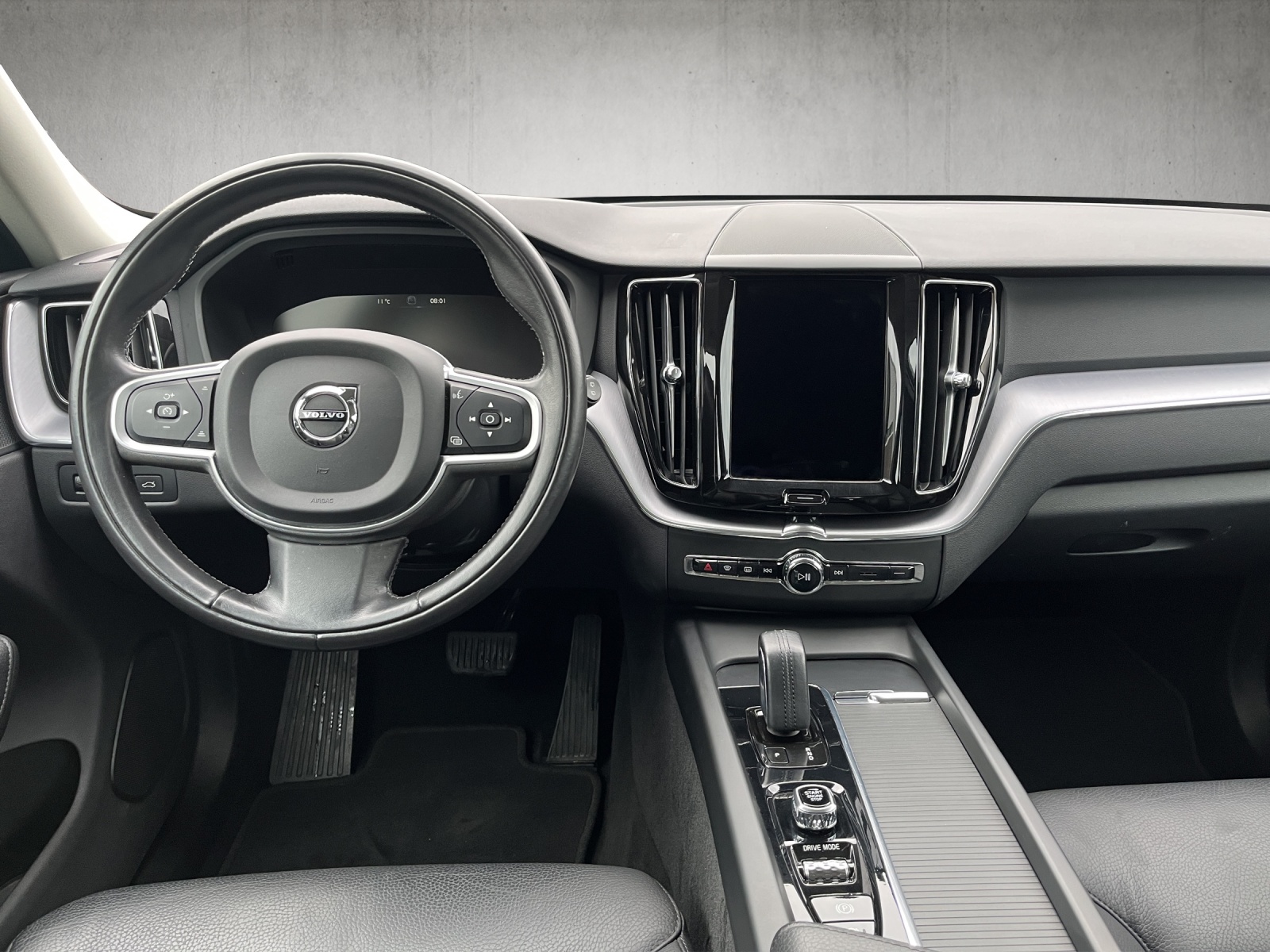 VOLVO XC60 2.0 B4 MH Momentum AWD-image-9