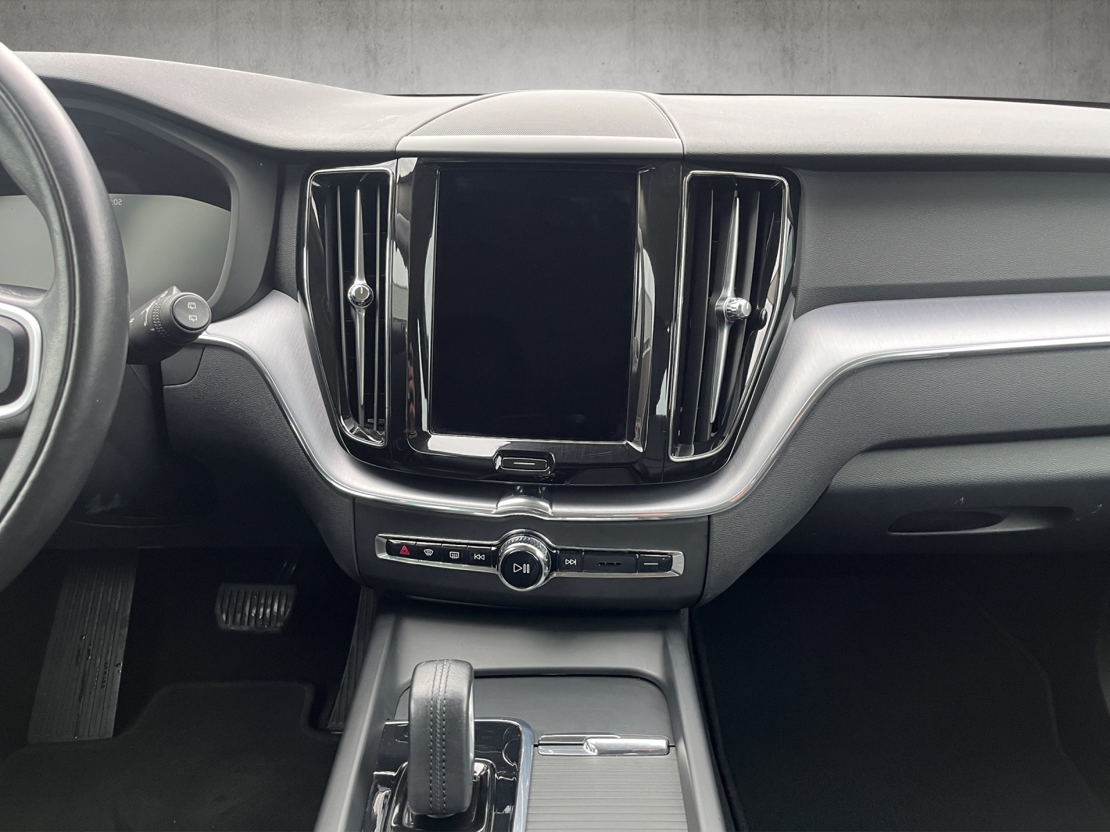 VOLVO XC60 2.0 B4 MH Momentum AWD-image-10
