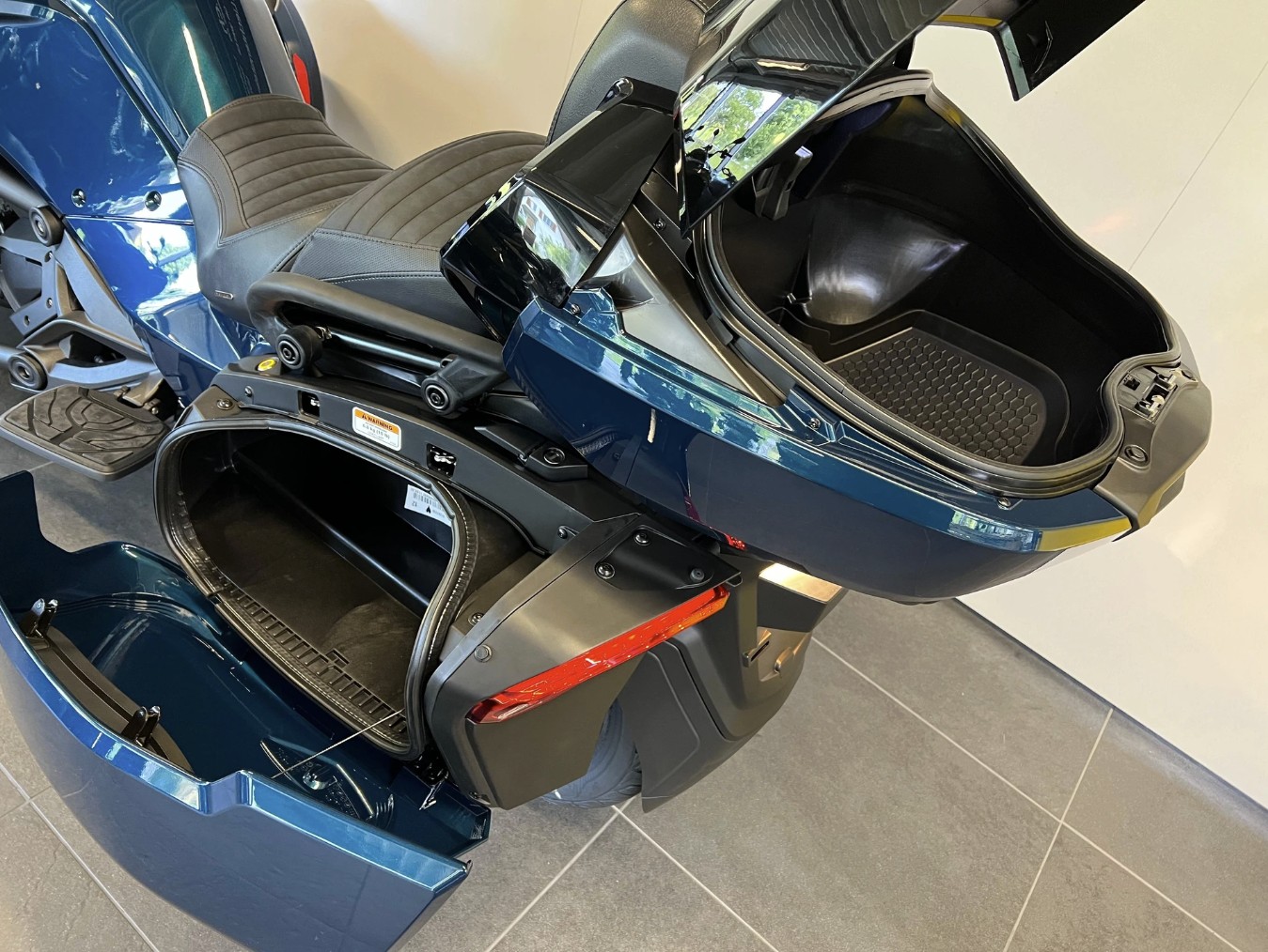 CAN-AM Spyder F3 LTD-image-11