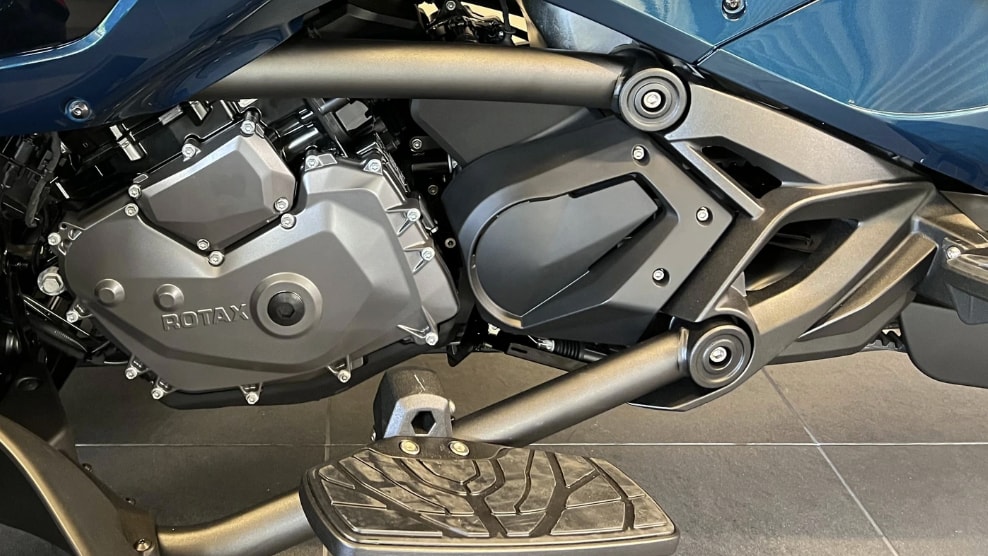 CAN-AM Spyder F3 LTD-image-14