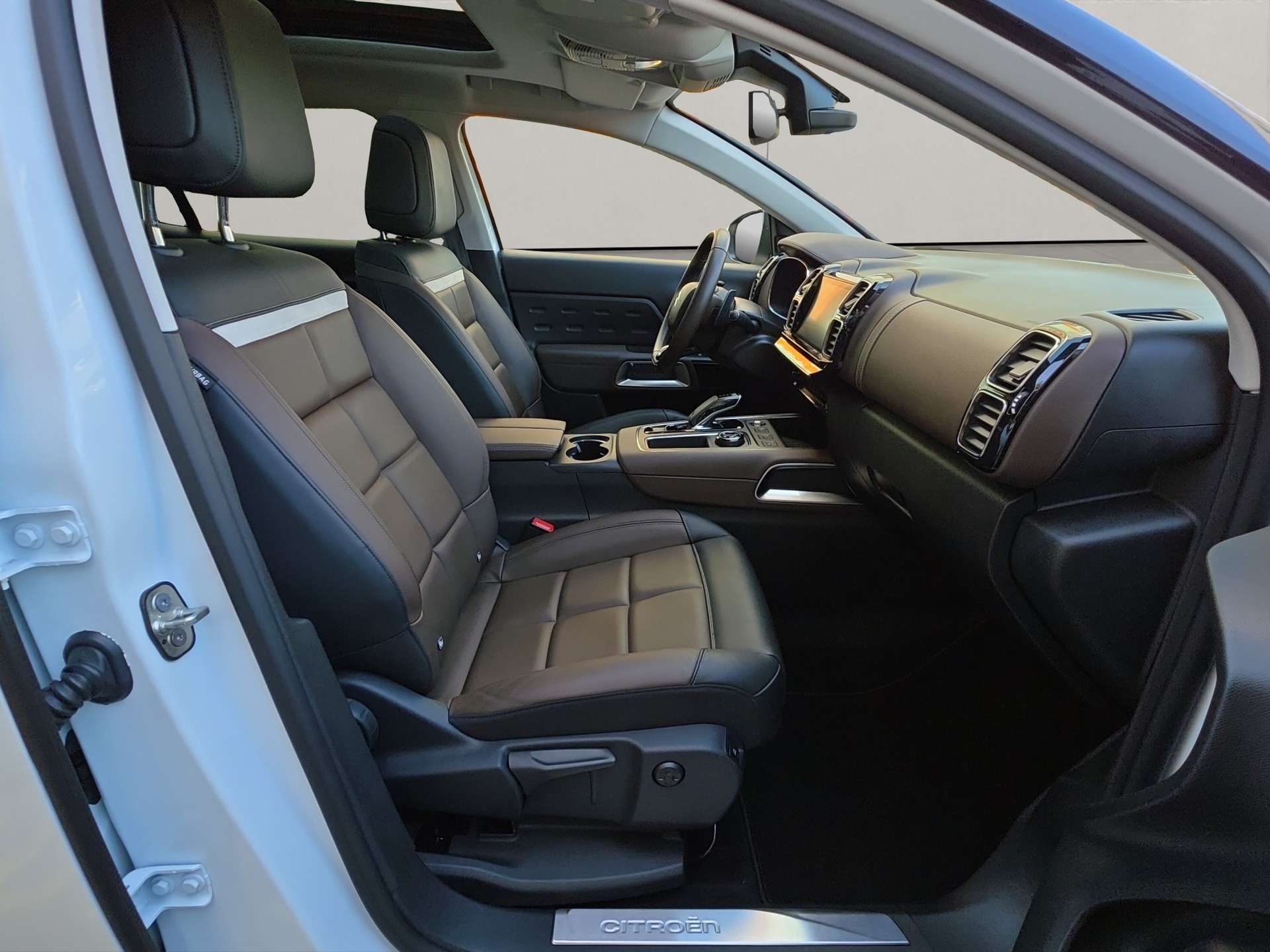CITROEN C5 Aircross 1.6i PureTech Shine EAT8-image-4