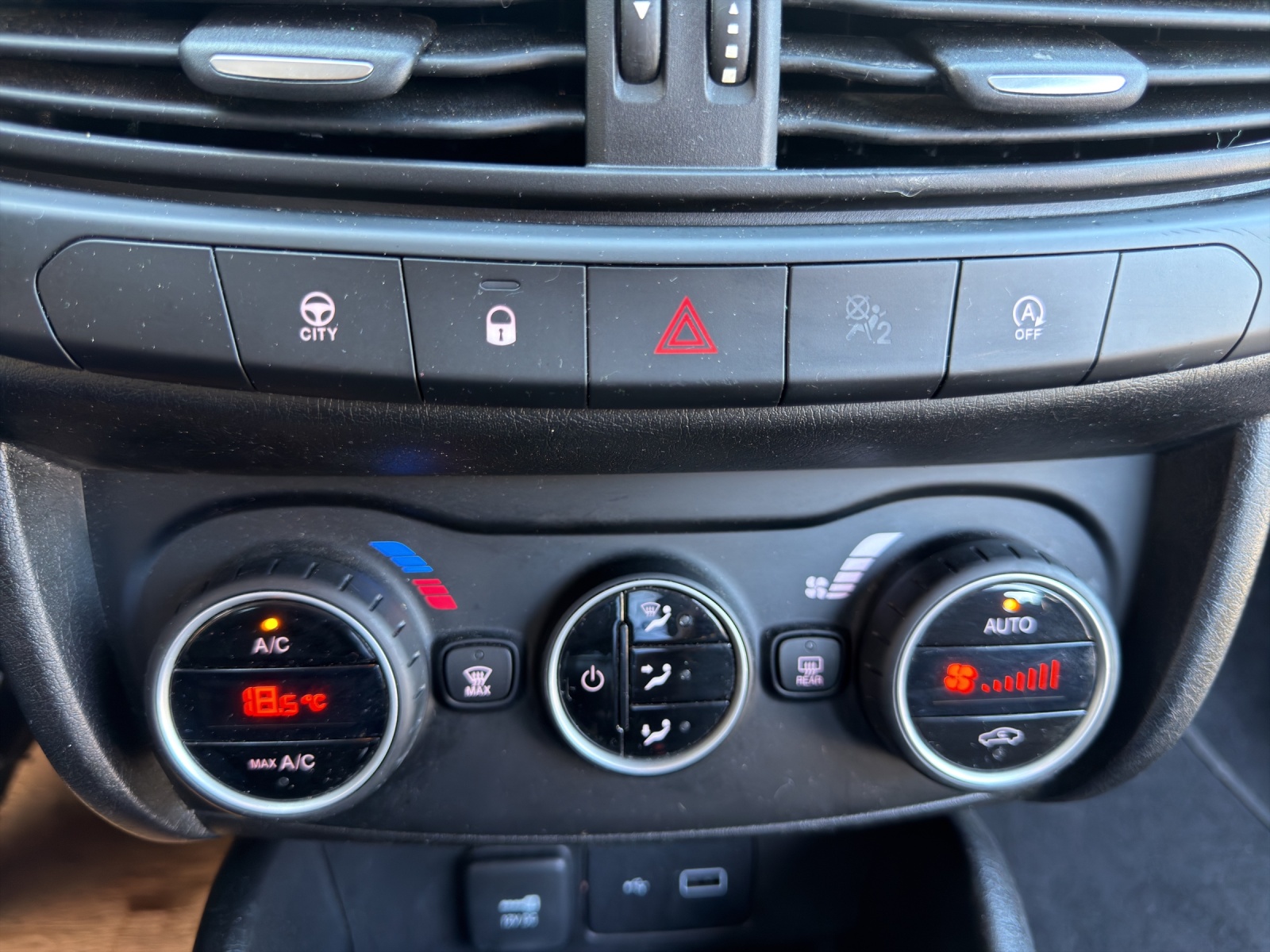 FIAT Tipo 1.4TJet Lounge-image-21