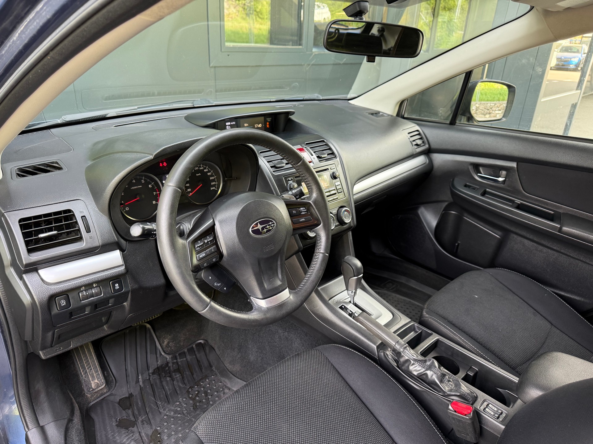 SUBARU XV 2.0 Swiss Two AWD CVT-image-6