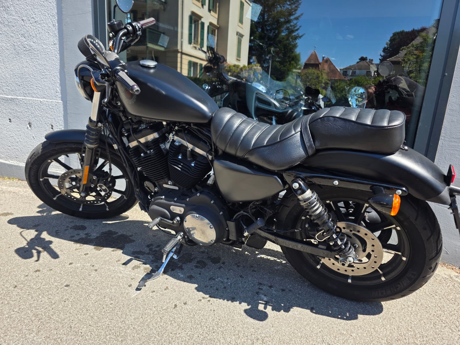 HARLEY-DAVIDSON XL883N-image-2