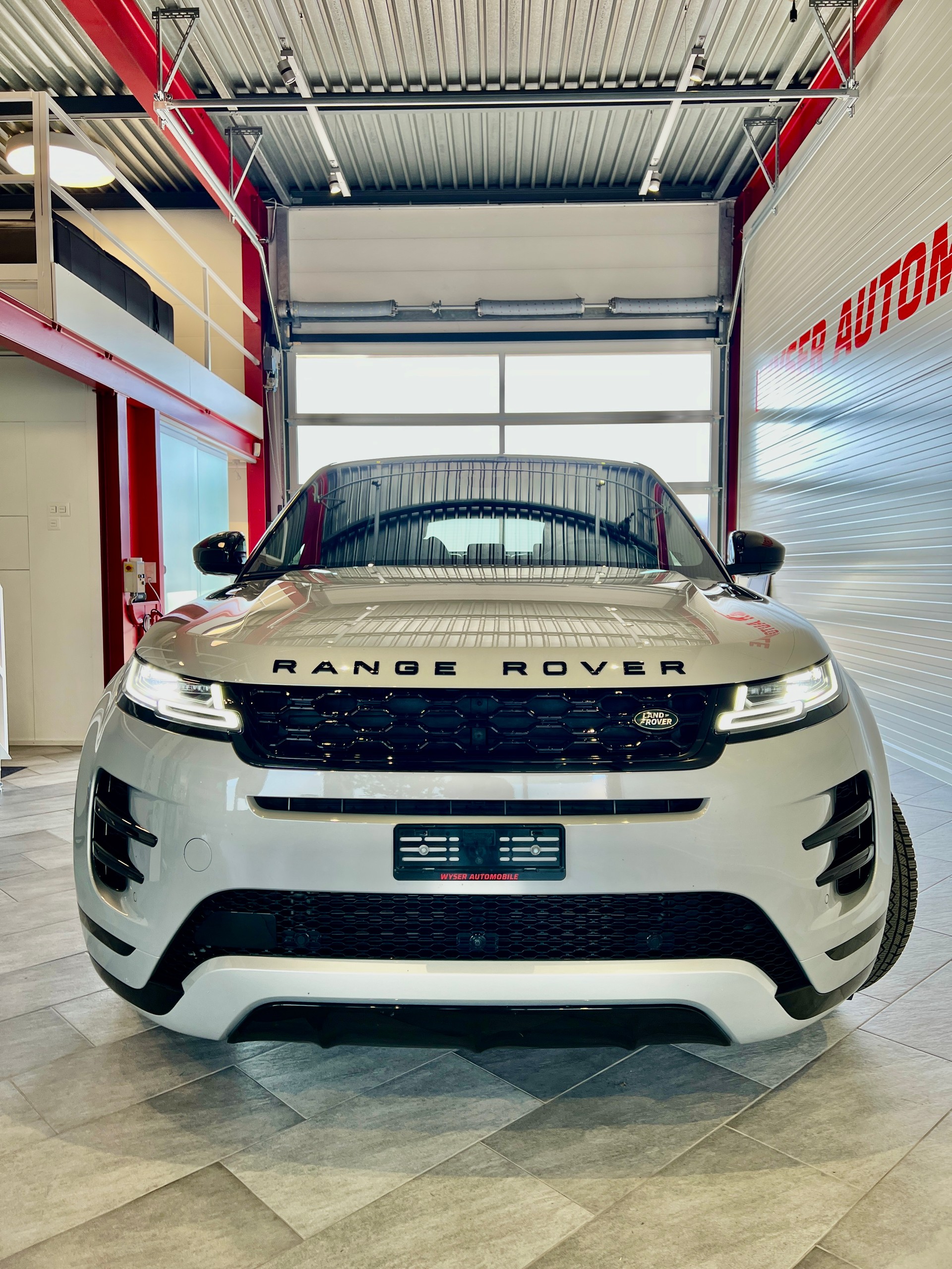 LAND ROVER Range Rover Evoque R-Dynamic P 300 HSE AT9-showroom-element-2