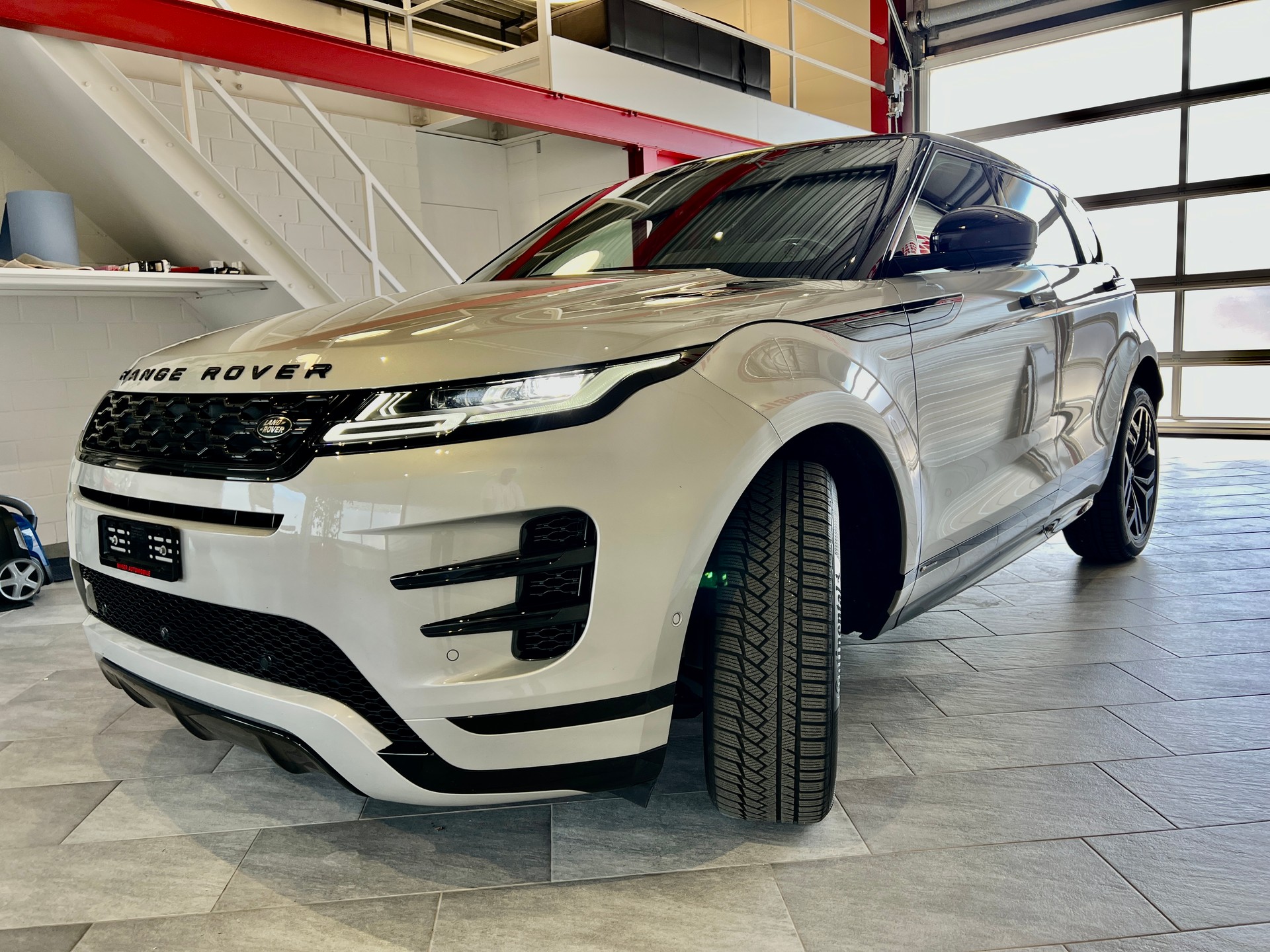 LAND ROVER Range Rover Evoque R-Dynamic P 300 HSE AT9-showroom-element-3