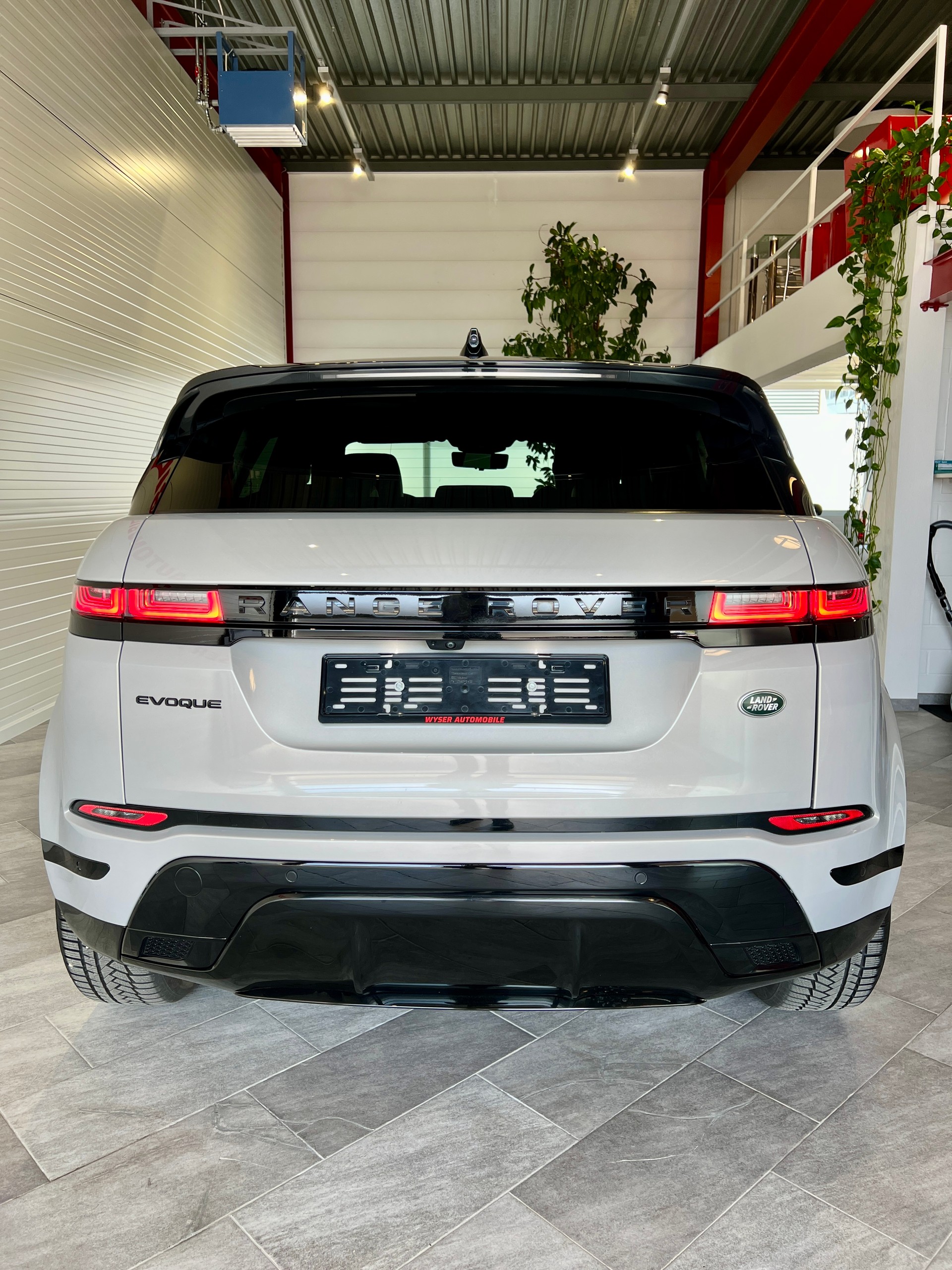 LAND ROVER Range Rover Evoque R-Dynamic P 300 HSE AT9-image-5