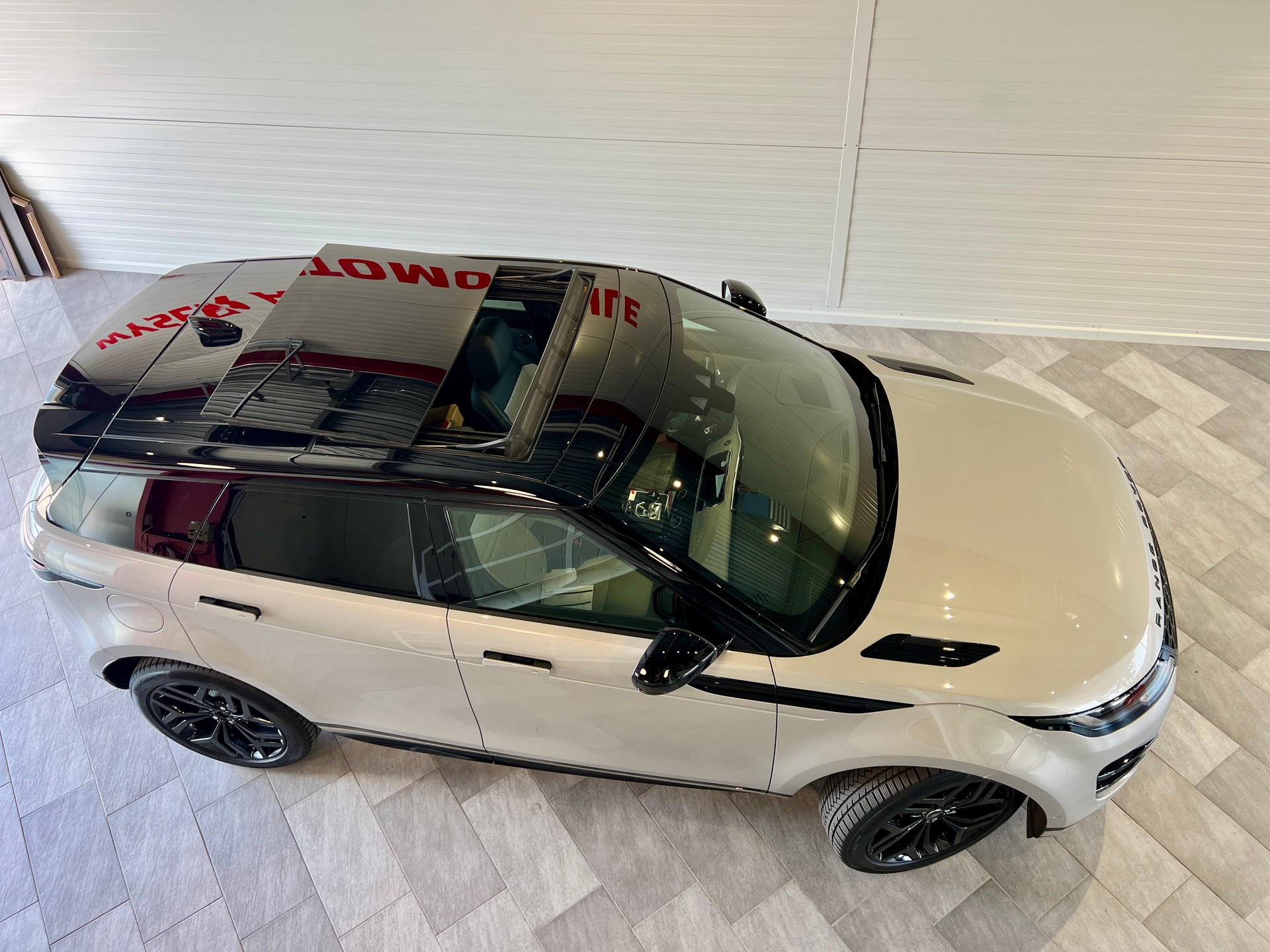 LAND ROVER Range Rover Evoque R-Dynamic P 300 HSE AT9-image-8