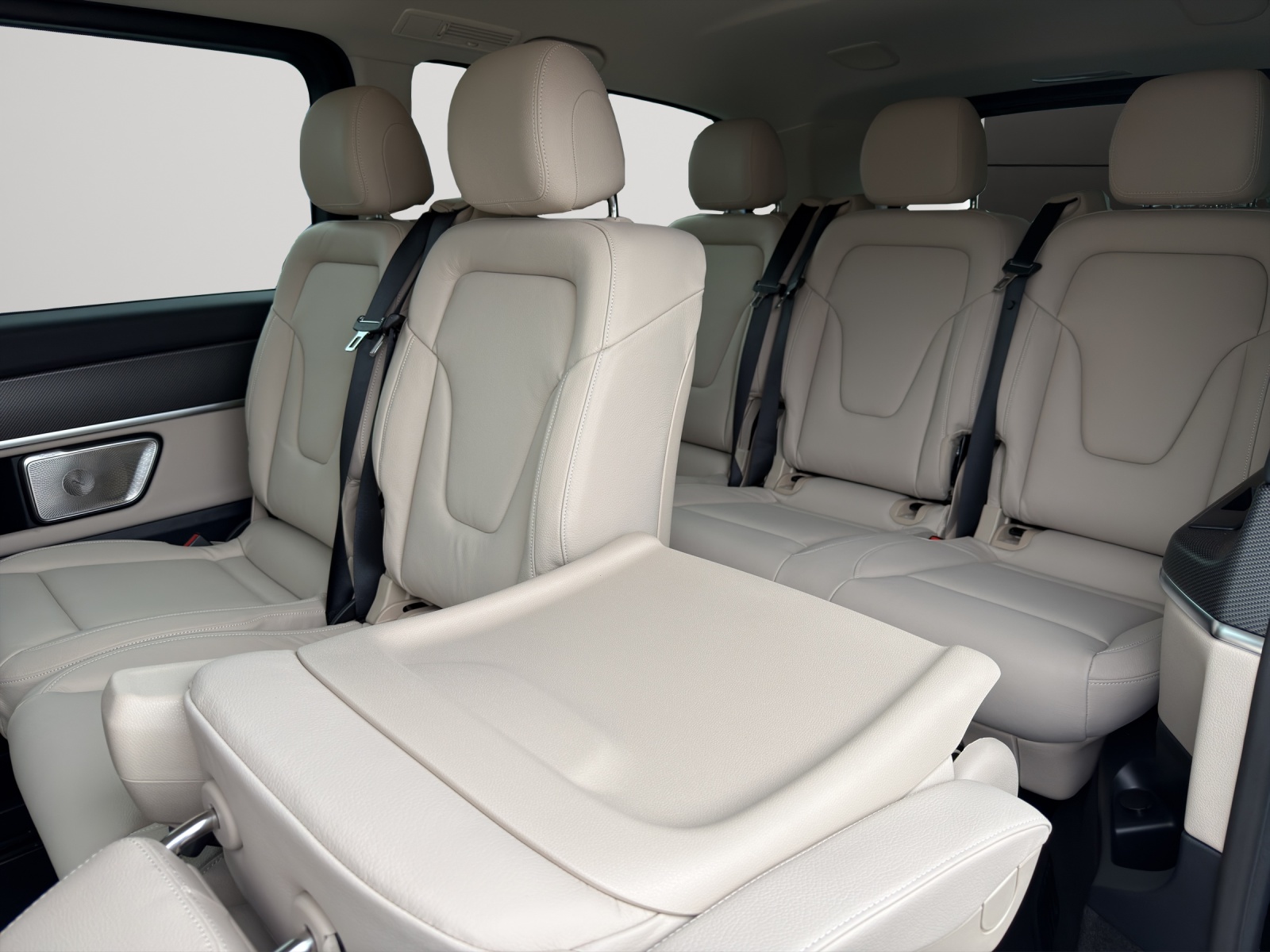 MERCEDES-BENZ V 250 d extralang 4Matic Avantgarde 9G-Tronic-image-7