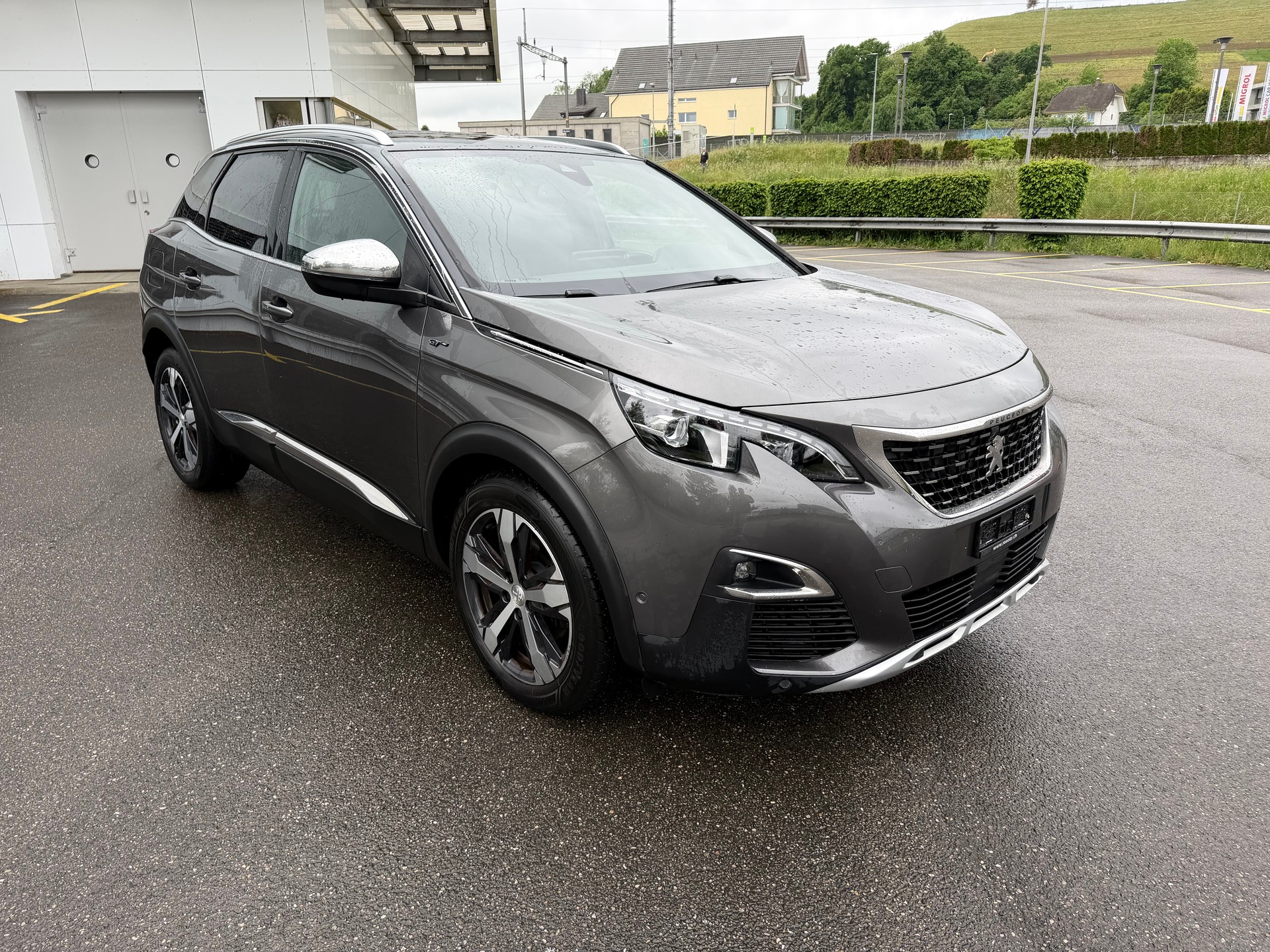 PEUGEOT 3008 2.0 BlueHDi GT EAT-image-1