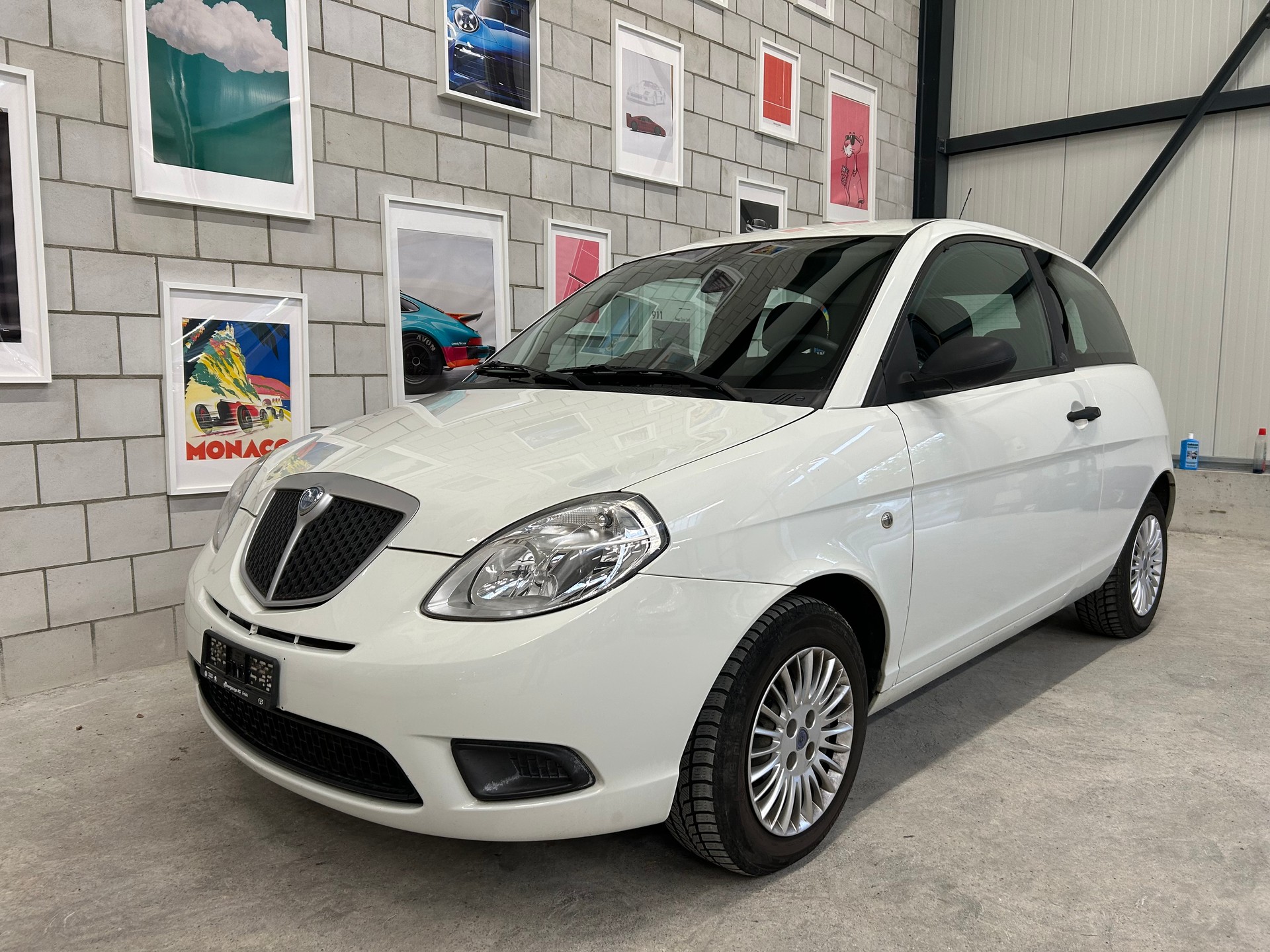 LANCIA YPSILON-showroom-element-1