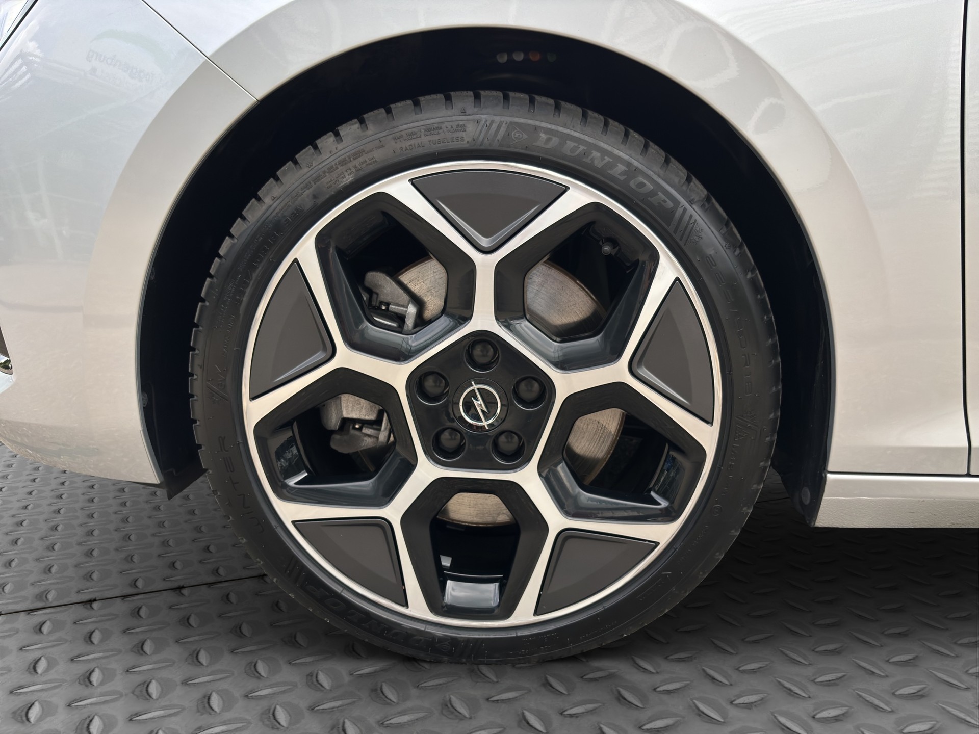 OPEL Astra 1.6 PHEV Turbo Swiss Plus A-image-24