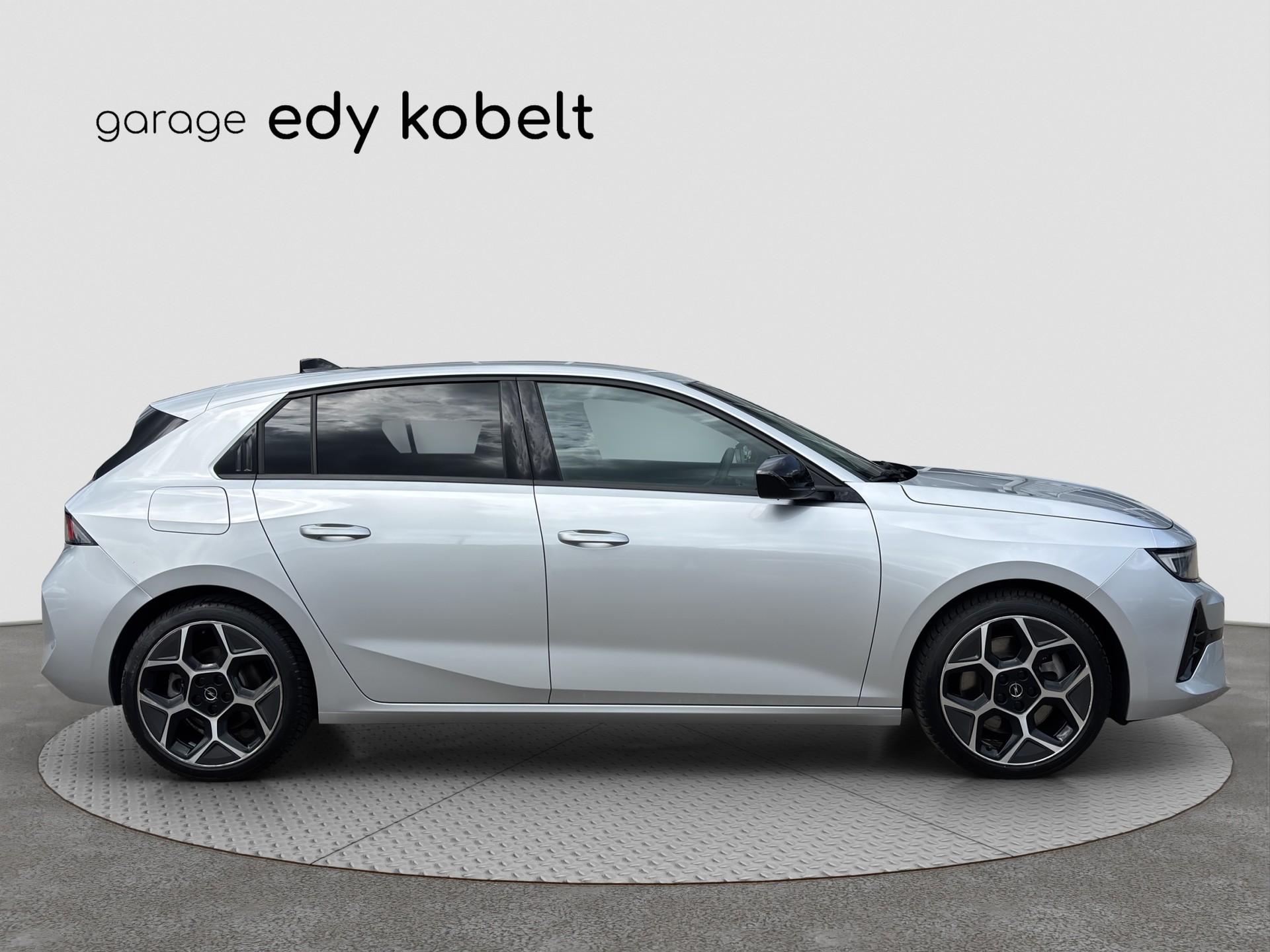 OPEL Astra 1.6 PHEV Turbo Swiss Plus A-image-22