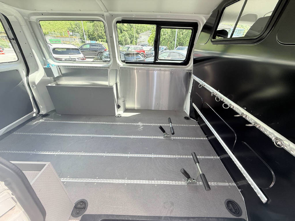 VW T6.1 2.0 TDI 4Motion DSG-image-6