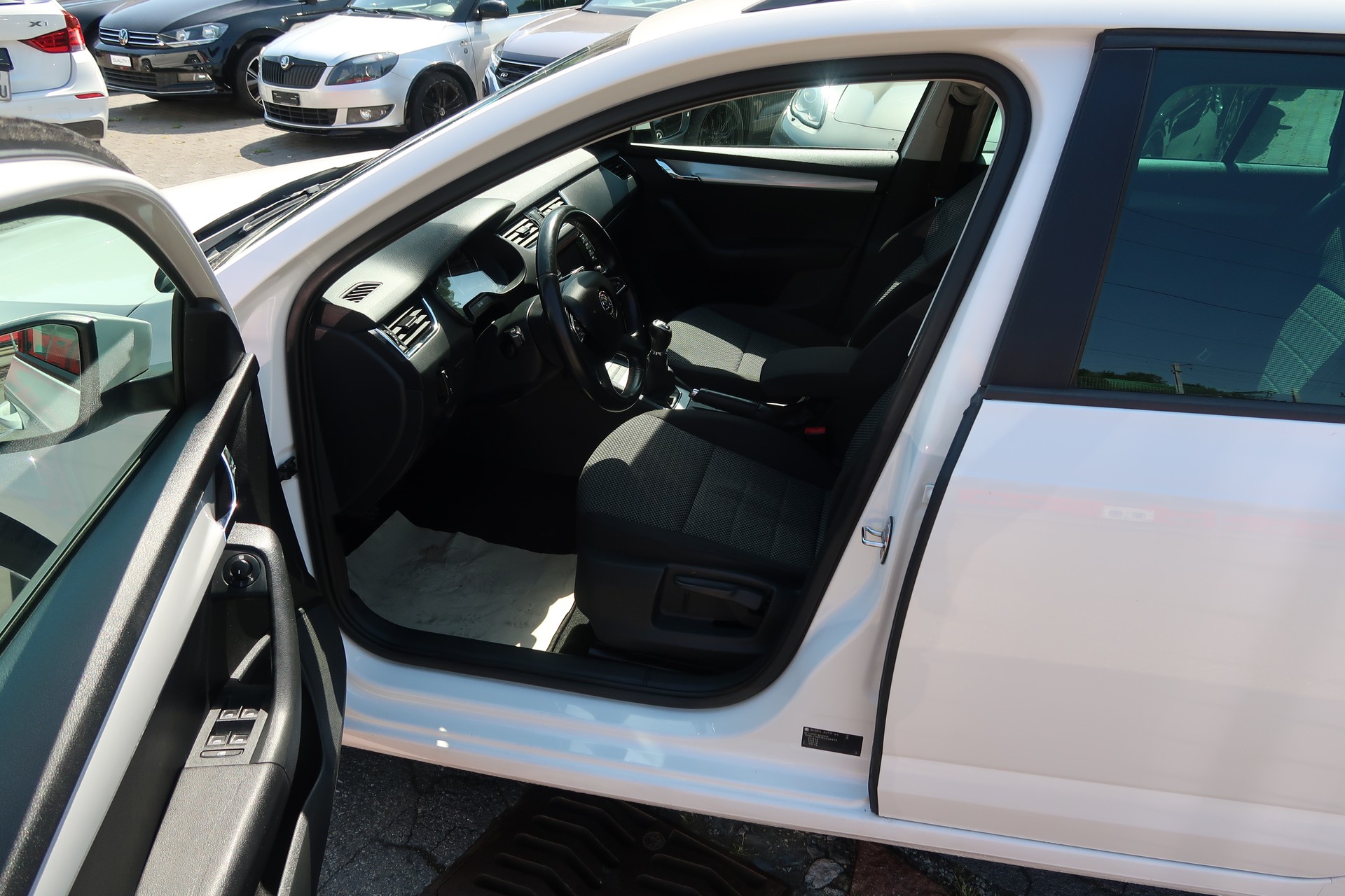SKODA Octavia Combi 2.0 TDI Ambition 4x4-image-11