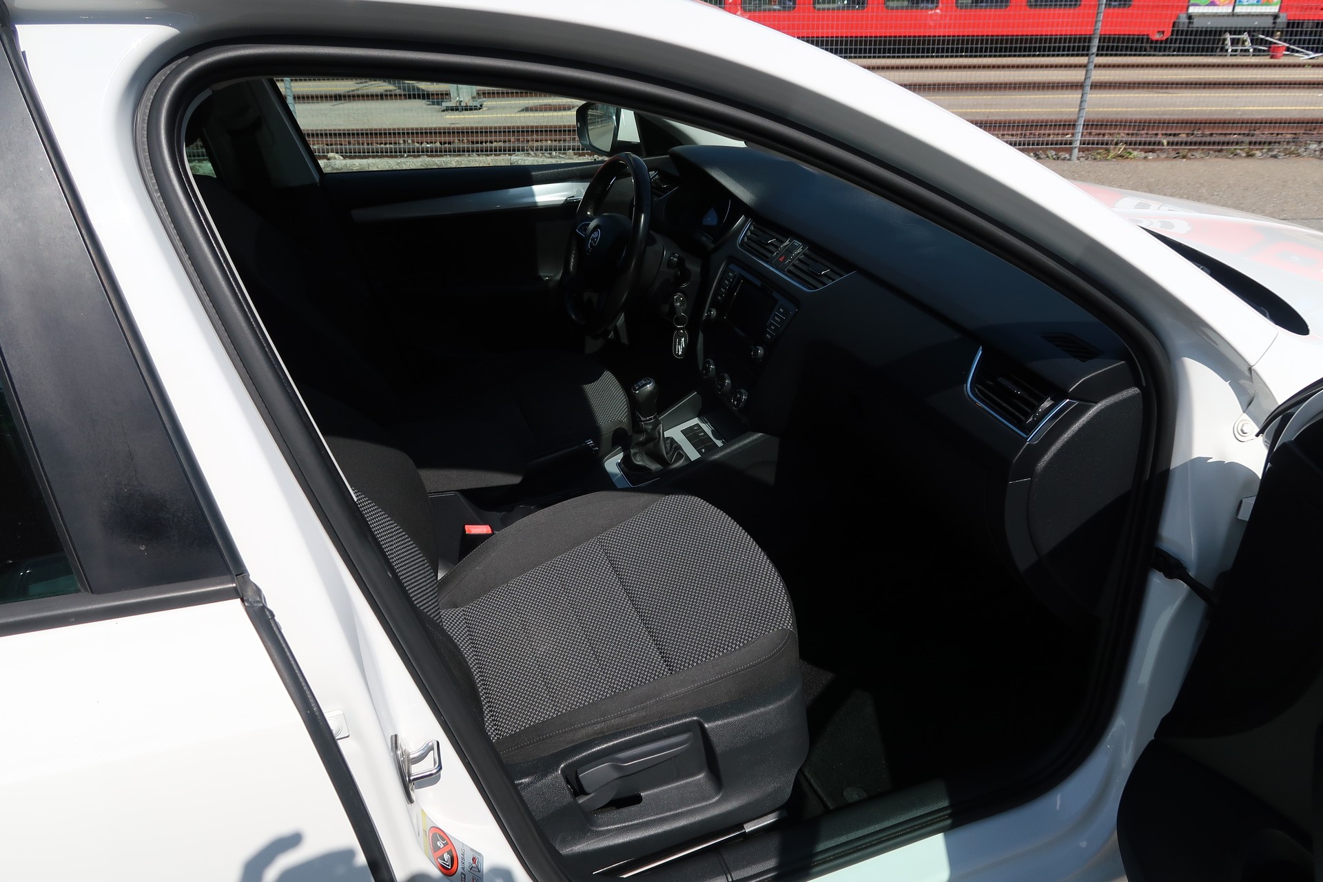SKODA Octavia Combi 2.0 TDI Ambition 4x4-image-15